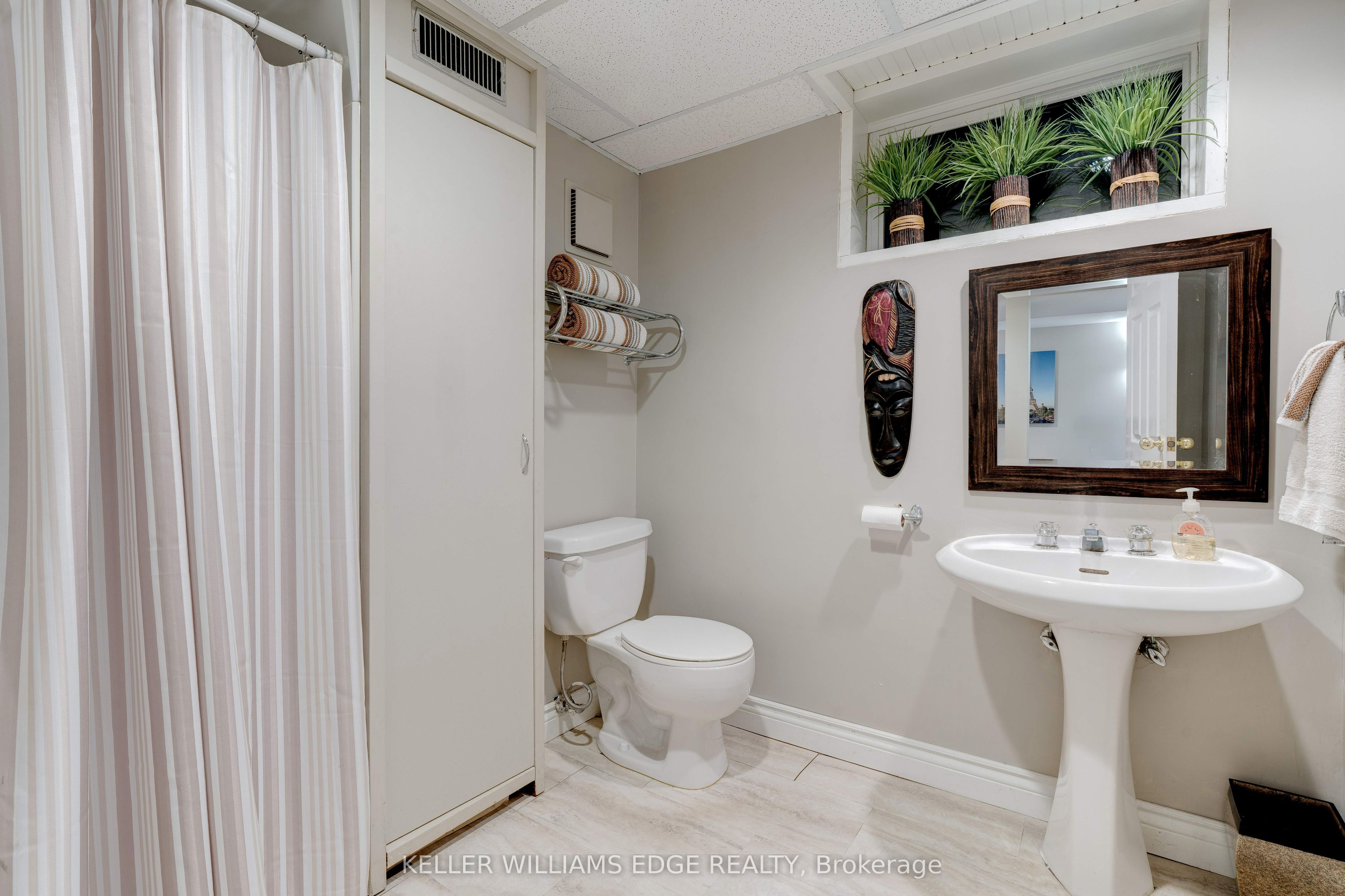 4391 Lakeshore Road Property Photo 34