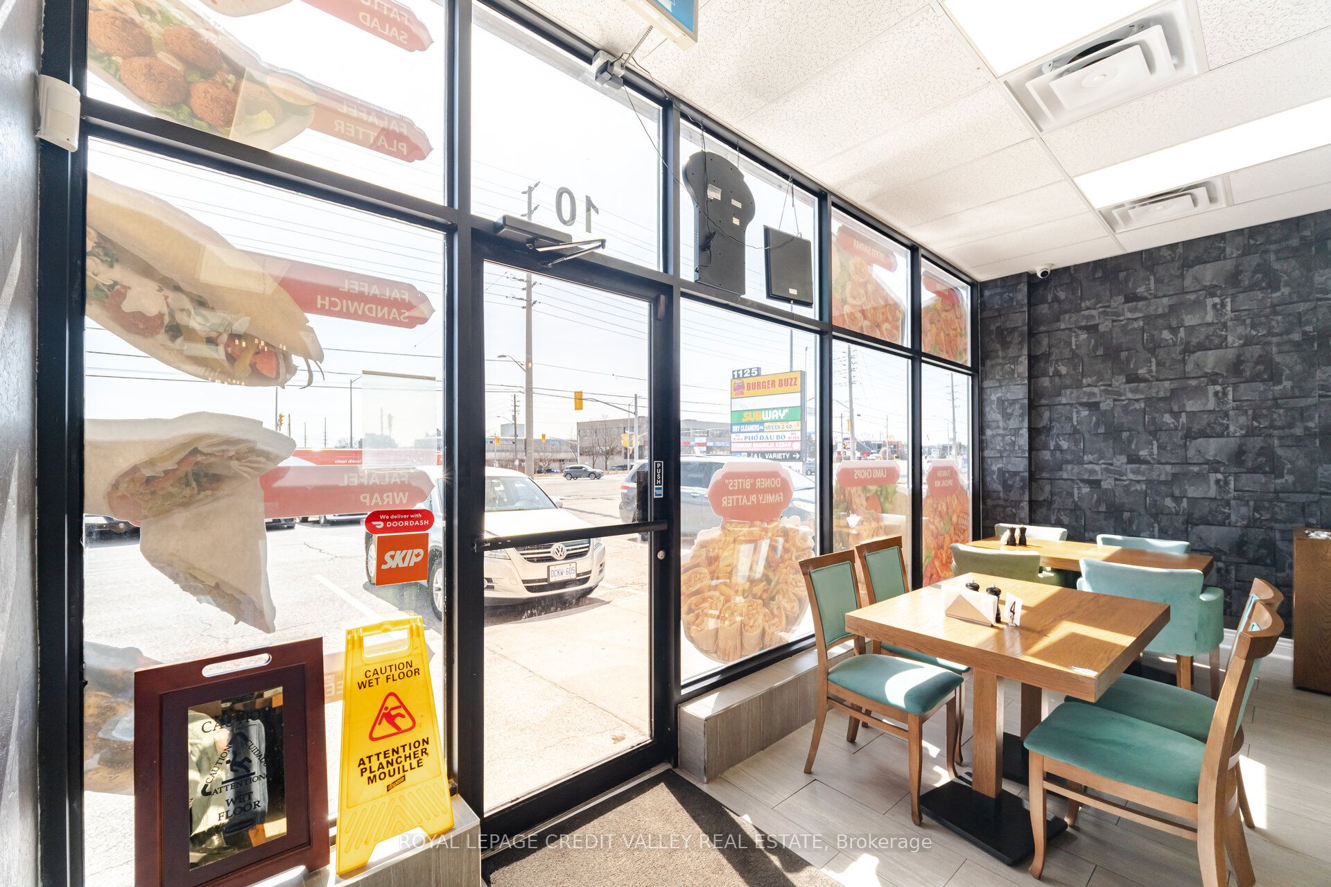 #10 - 1125 Dundas Street Property Photo 4