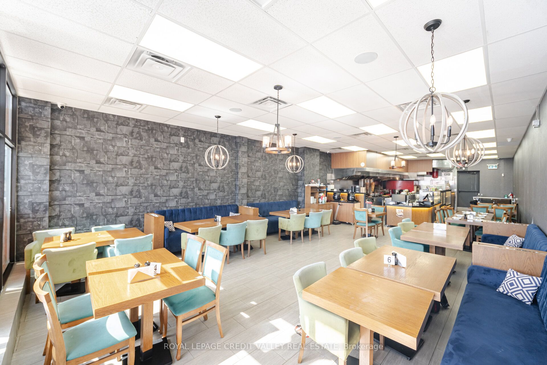#10 - 1125 Dundas Street Property Photo 5