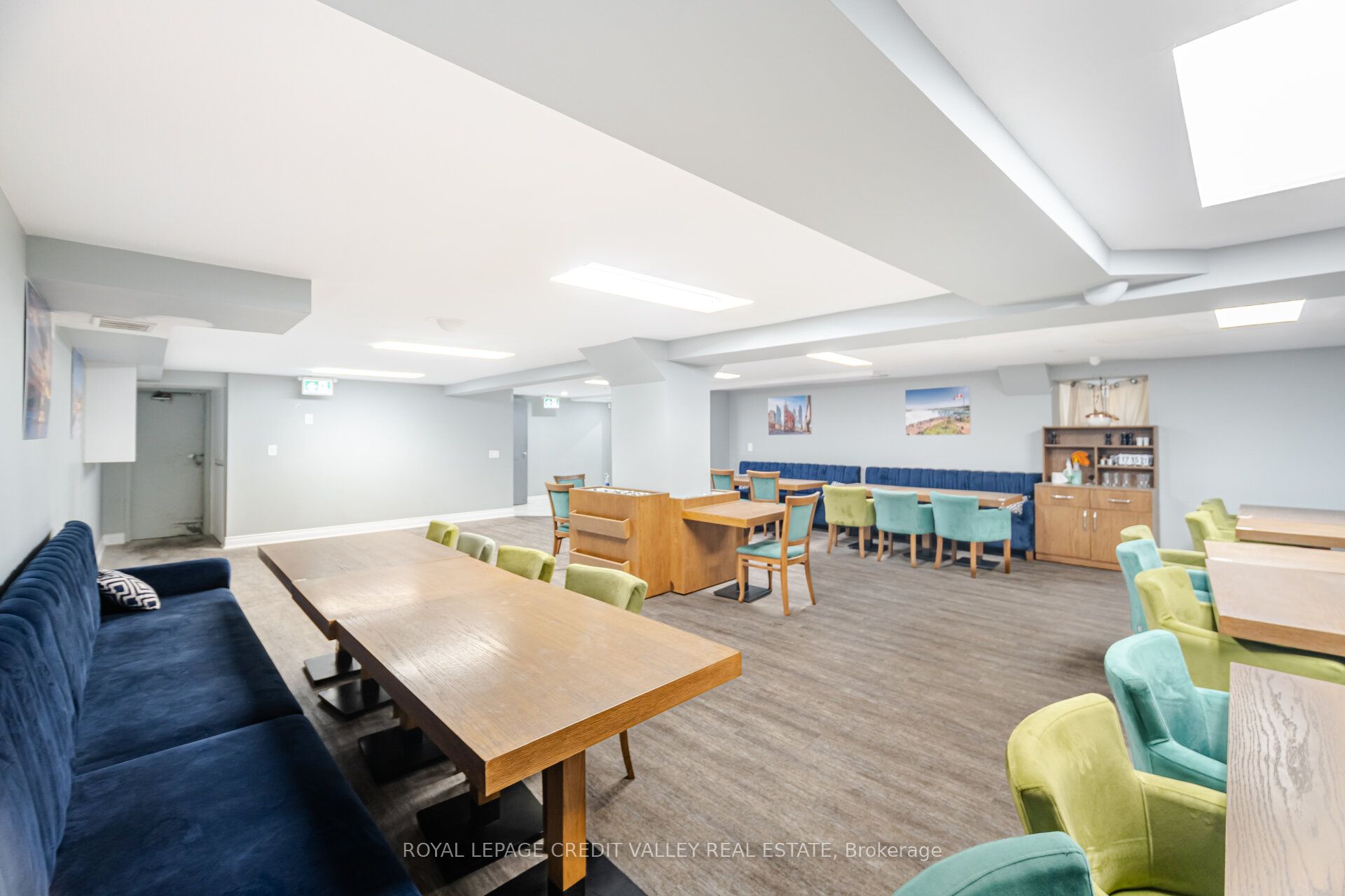 #10 - 1125 Dundas Street Property Photo 17