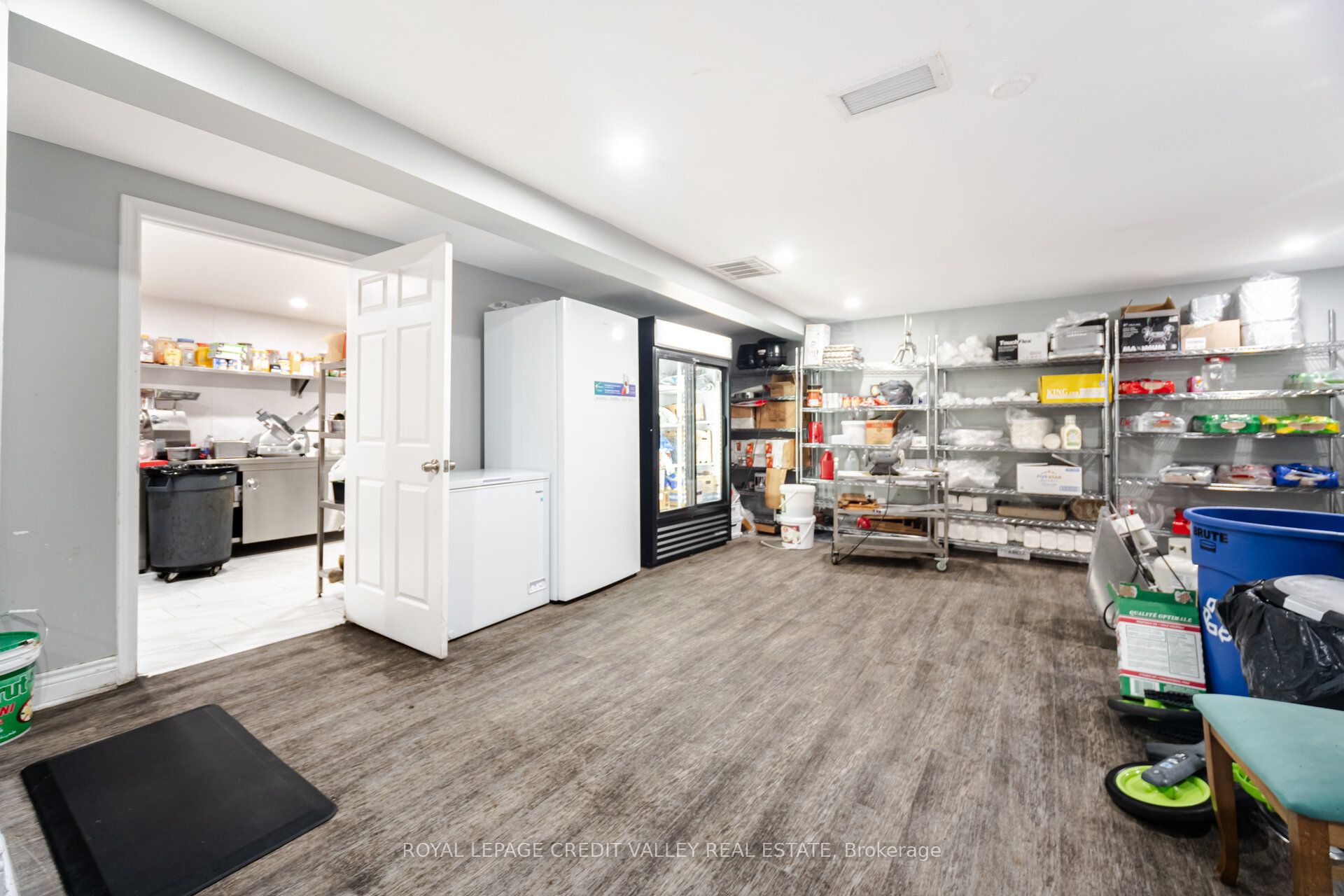 #10 - 1125 Dundas Street Property Photo 18