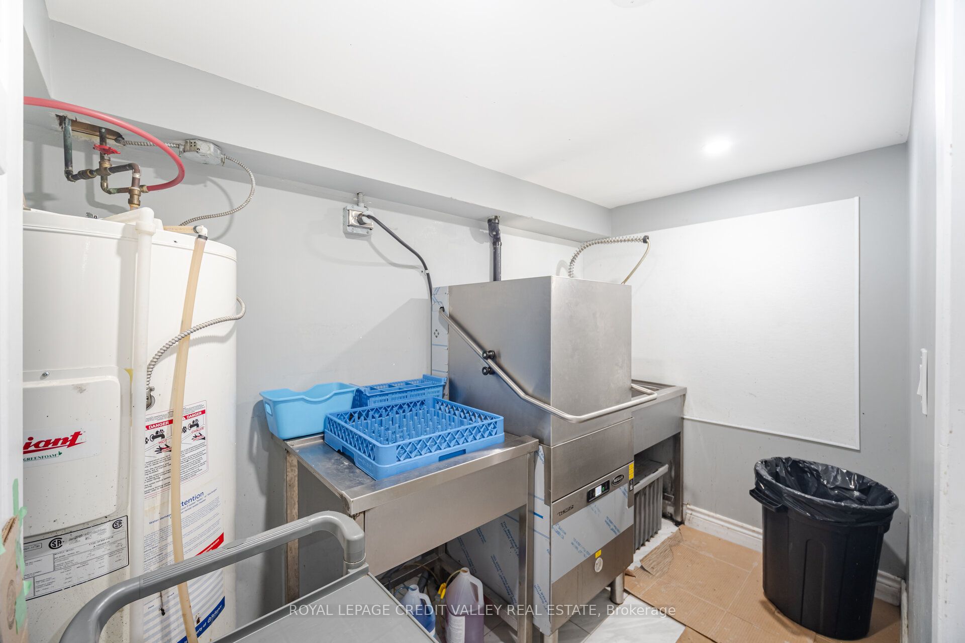 #10 - 1125 Dundas Street Property Photo 19