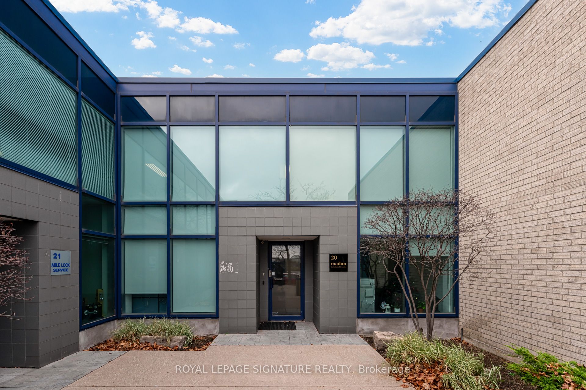 #unit20 - 145 Traders Boulevard Property Photo 1