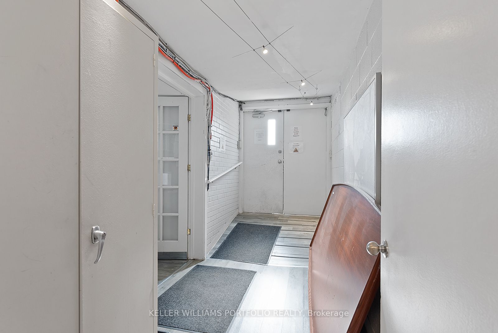#100 - 20 Stavebank Road Property Photo 10