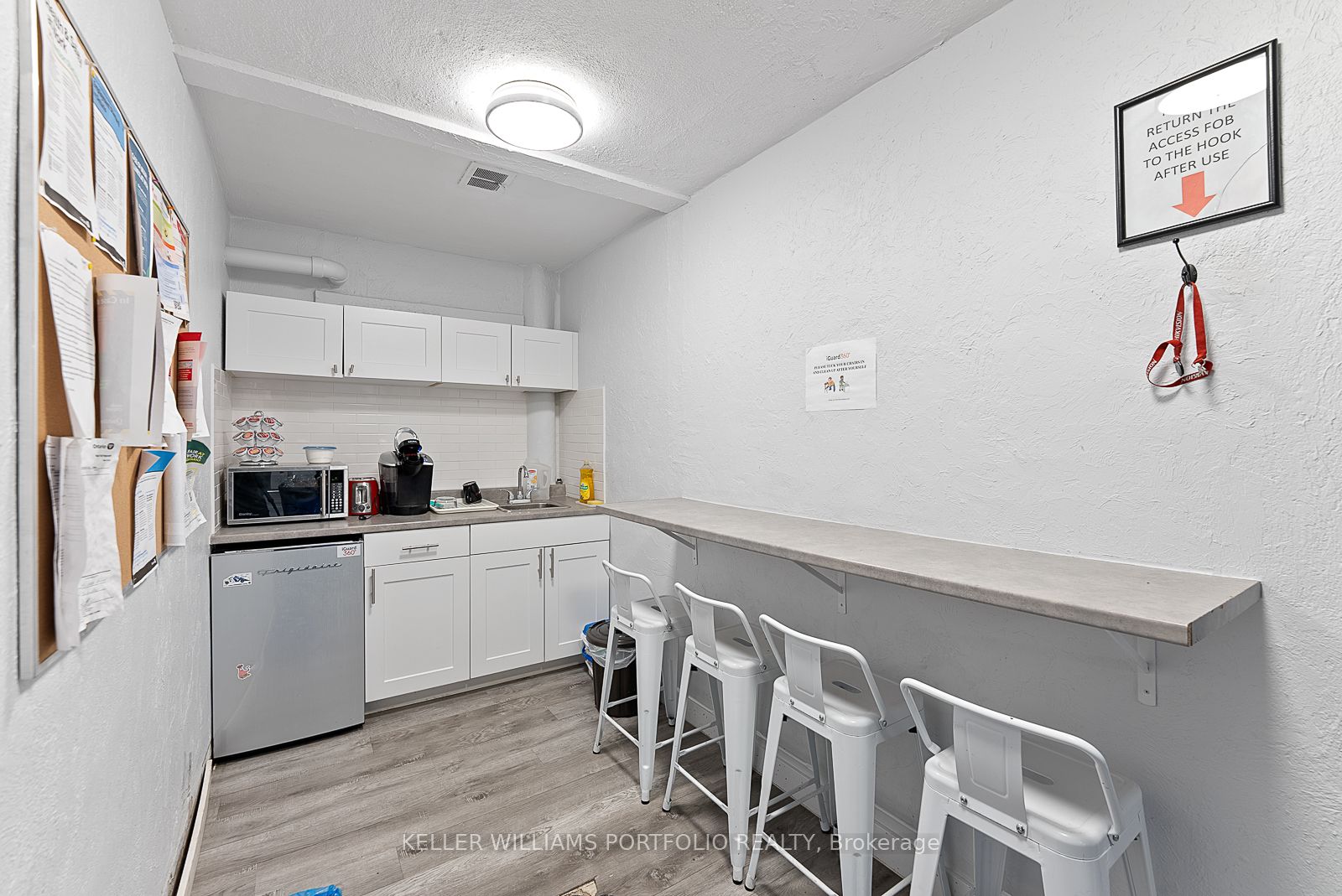 #100 - 20 Stavebank Road Property Photo 20