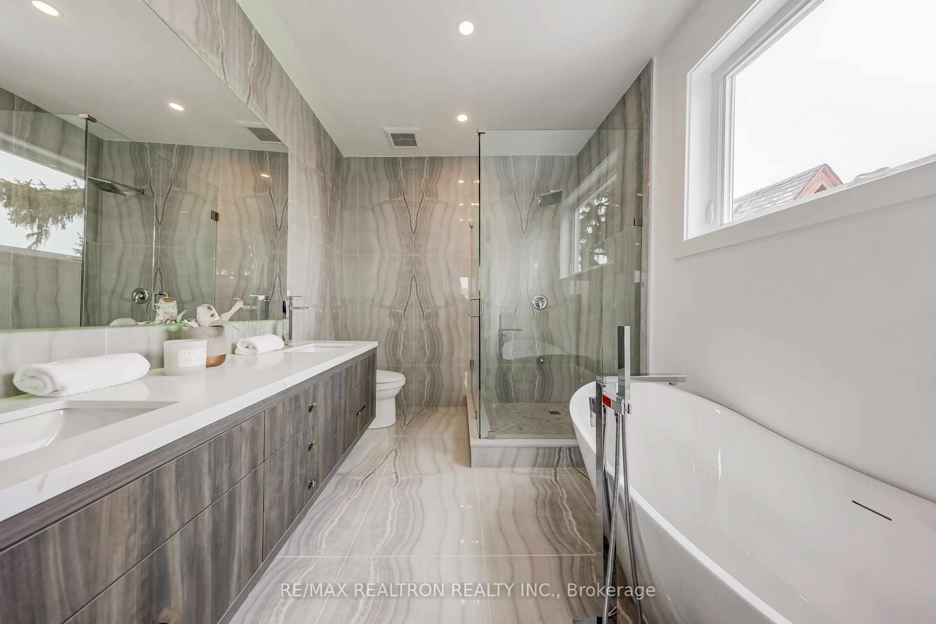 81 Peterborough Avenue Property Photo 13