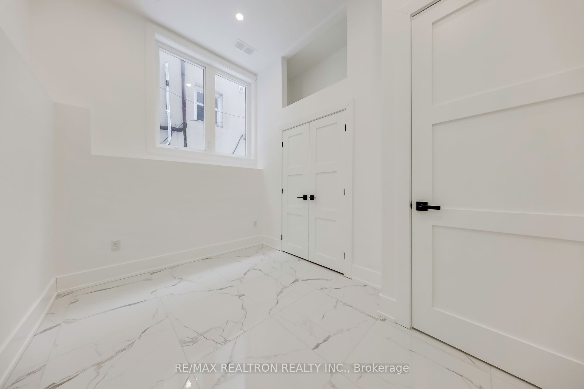 81 Peterborough Avenue Property Photo 20