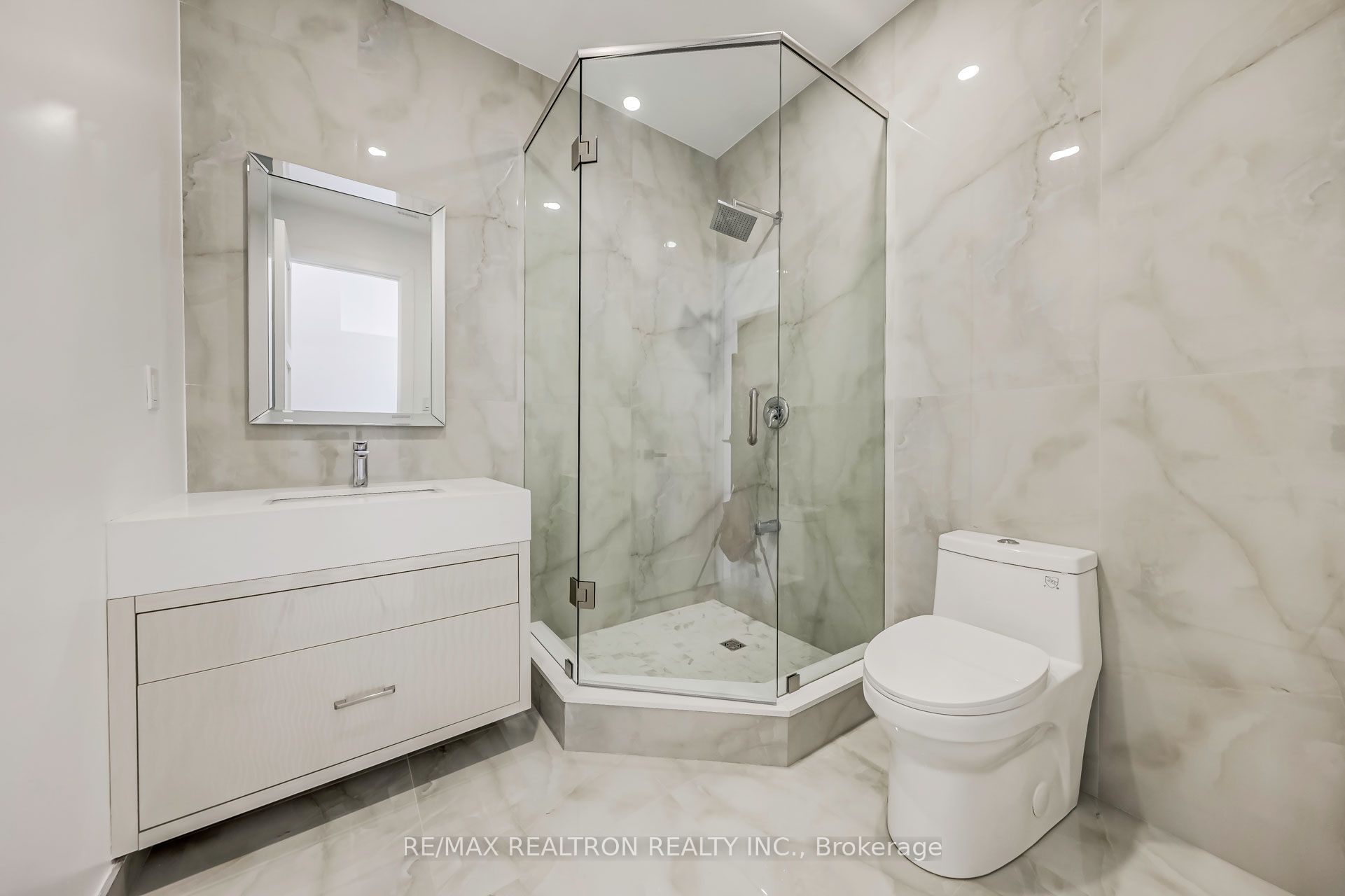 81 Peterborough Avenue Property Photo 21