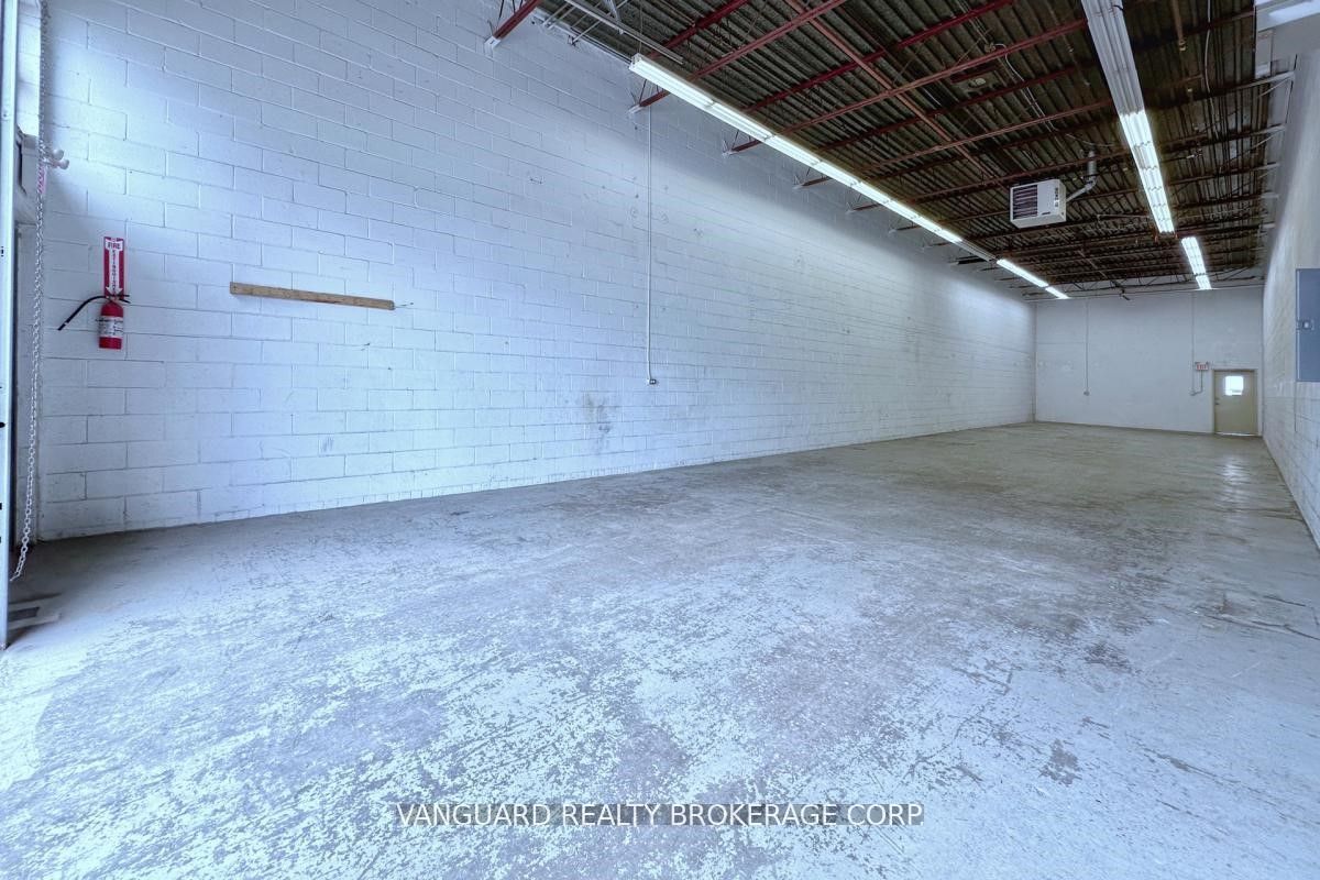 #2 - 20 Baywood Road Property Photo 3