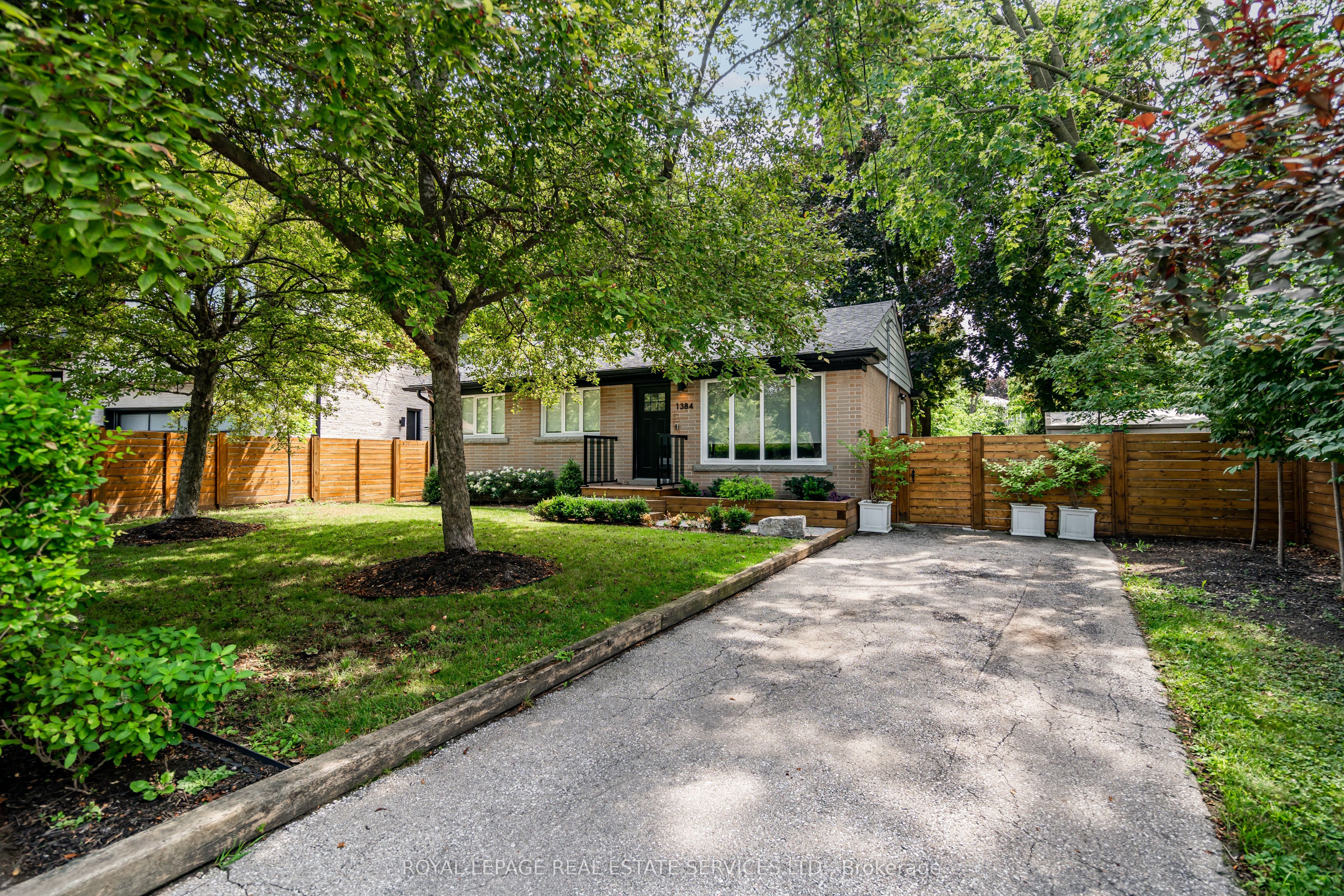 1384 Acton Crescent Property Photo