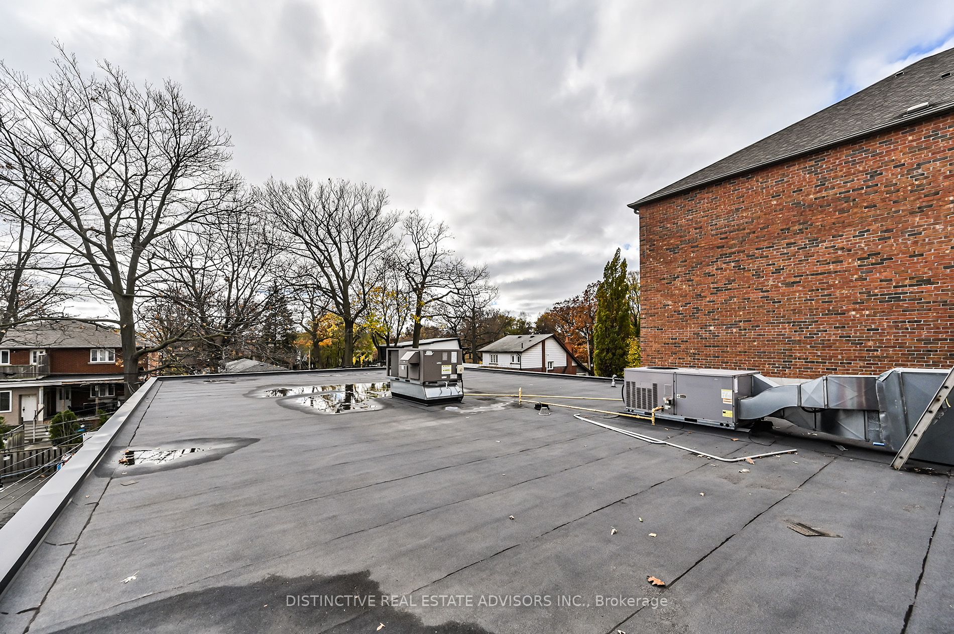 3603 Lake Shore Boulevard Property Photo 7