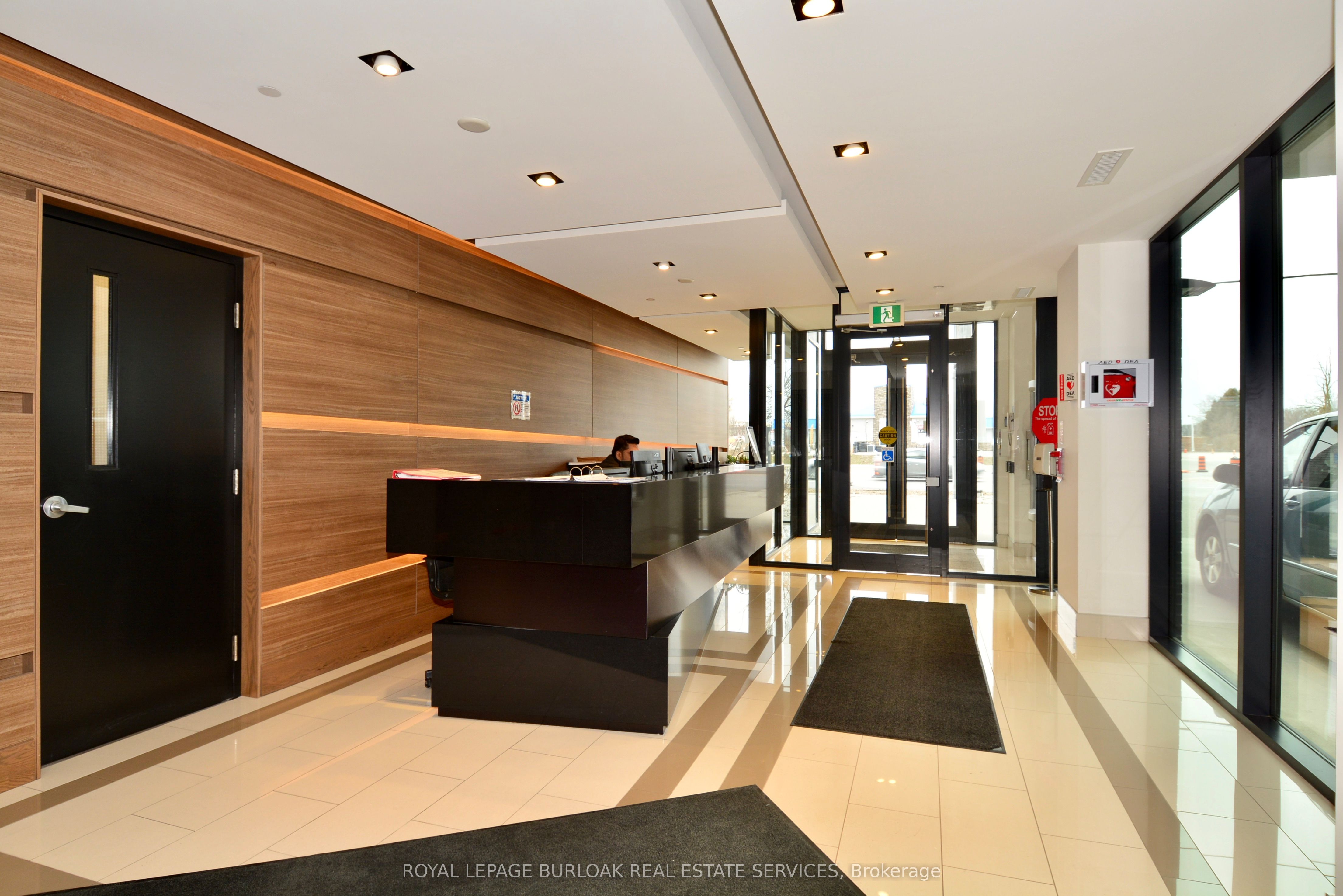 5230 Dundas St Property Photo 4