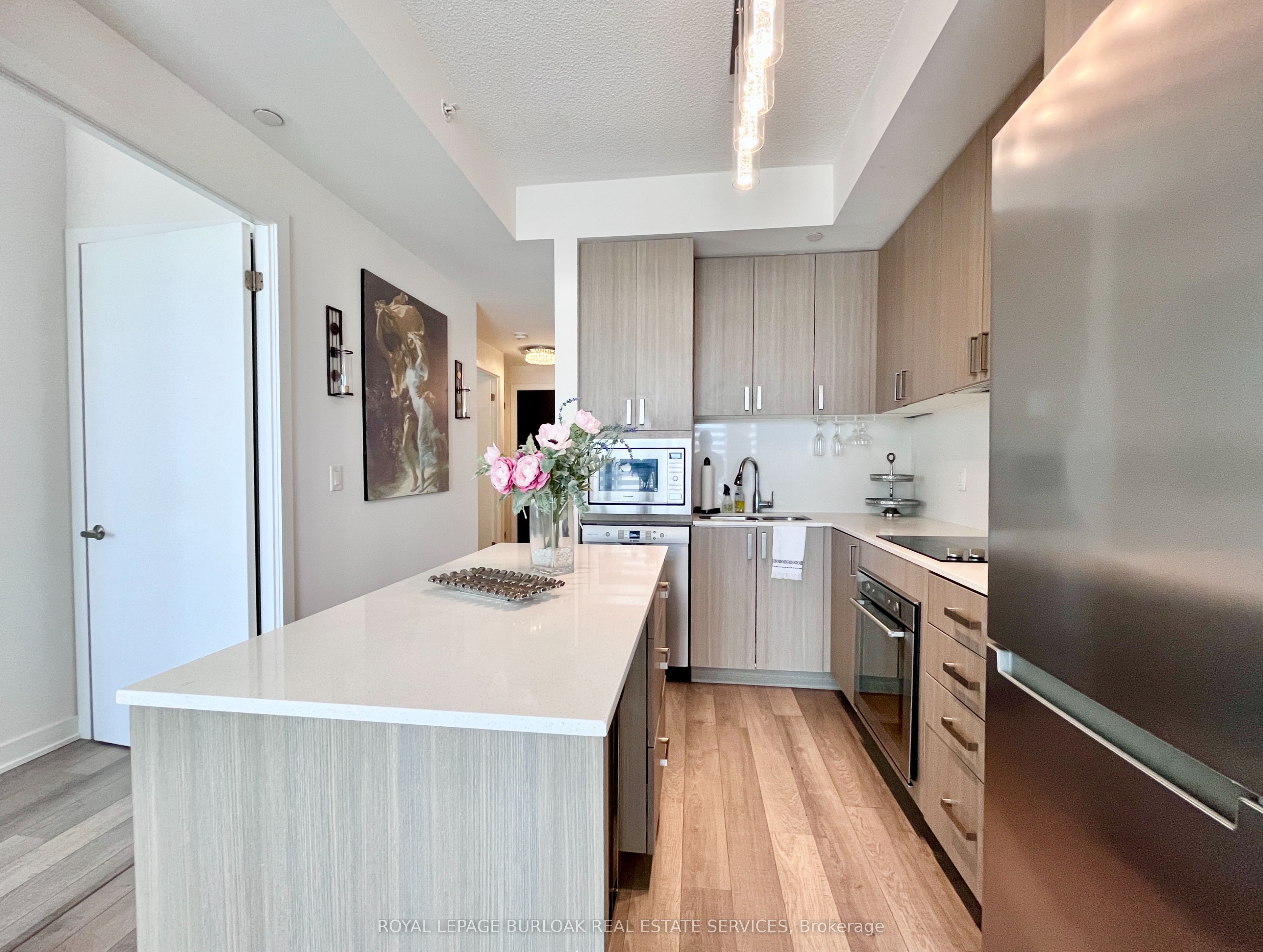 5230 Dundas St Property Photo 10