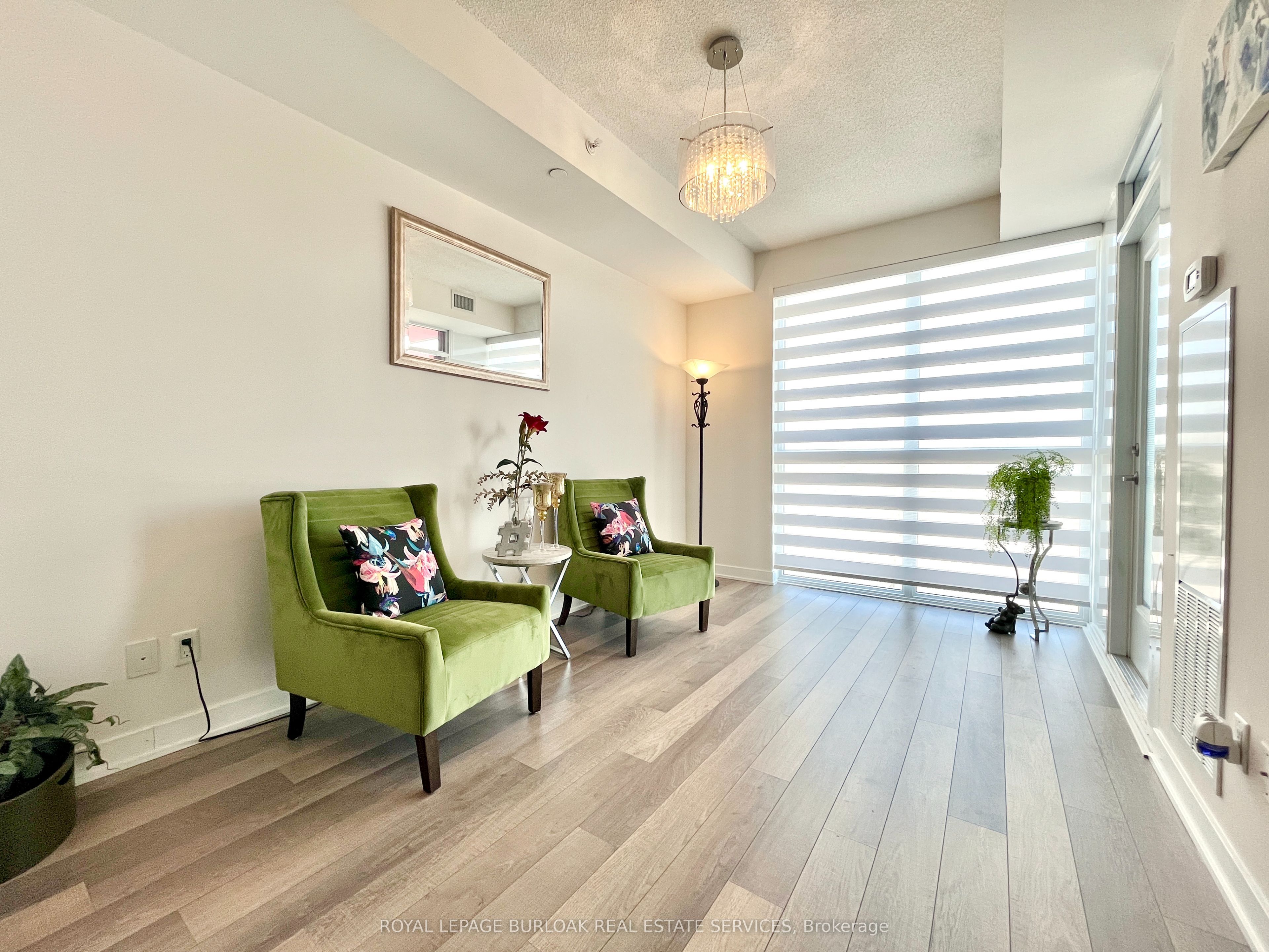 5230 Dundas St Property Photo 11