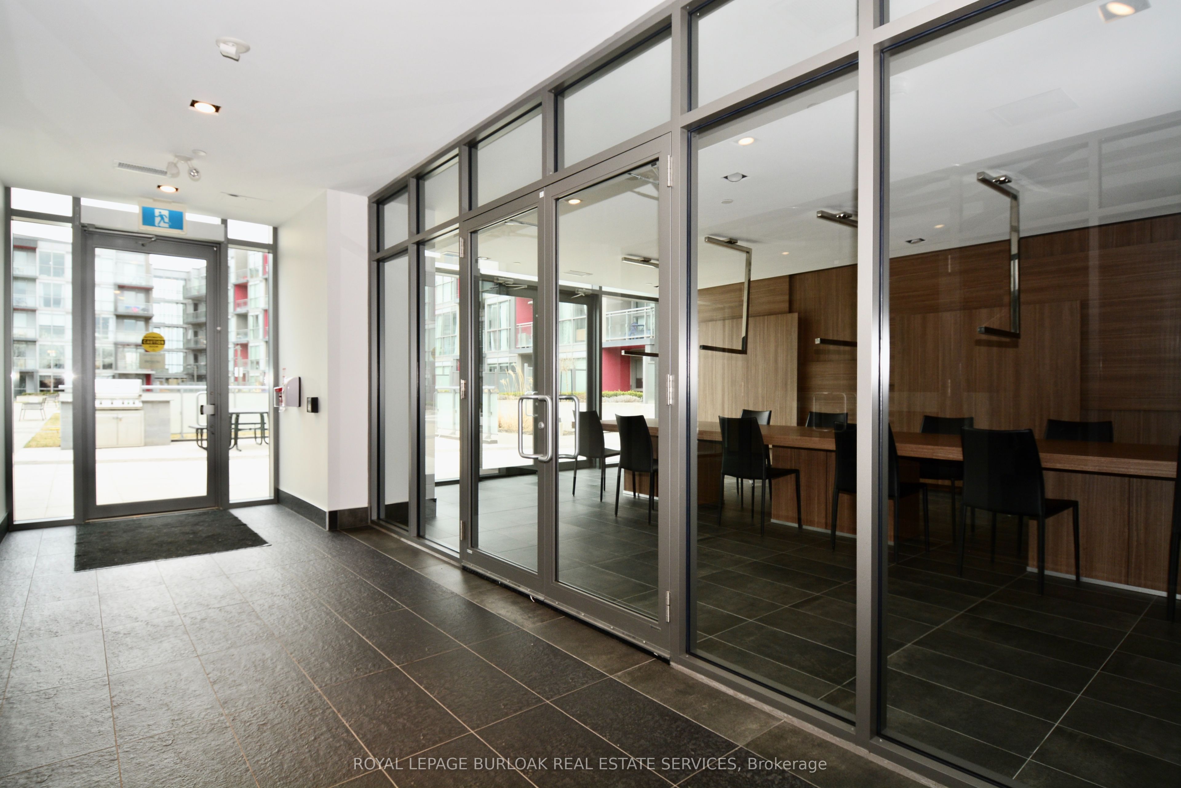 5230 Dundas St Property Photo 21
