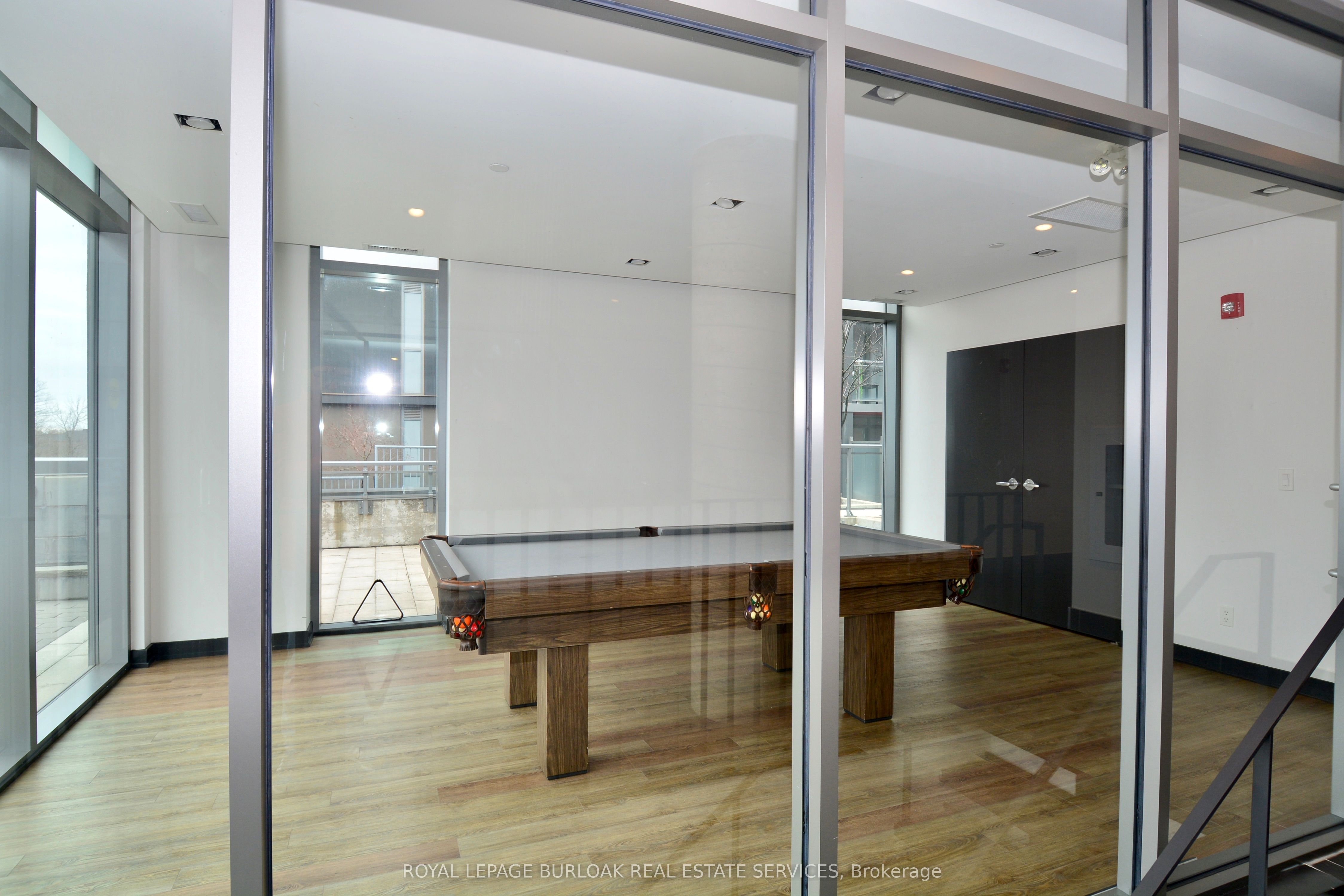 5230 Dundas St Property Photo 22