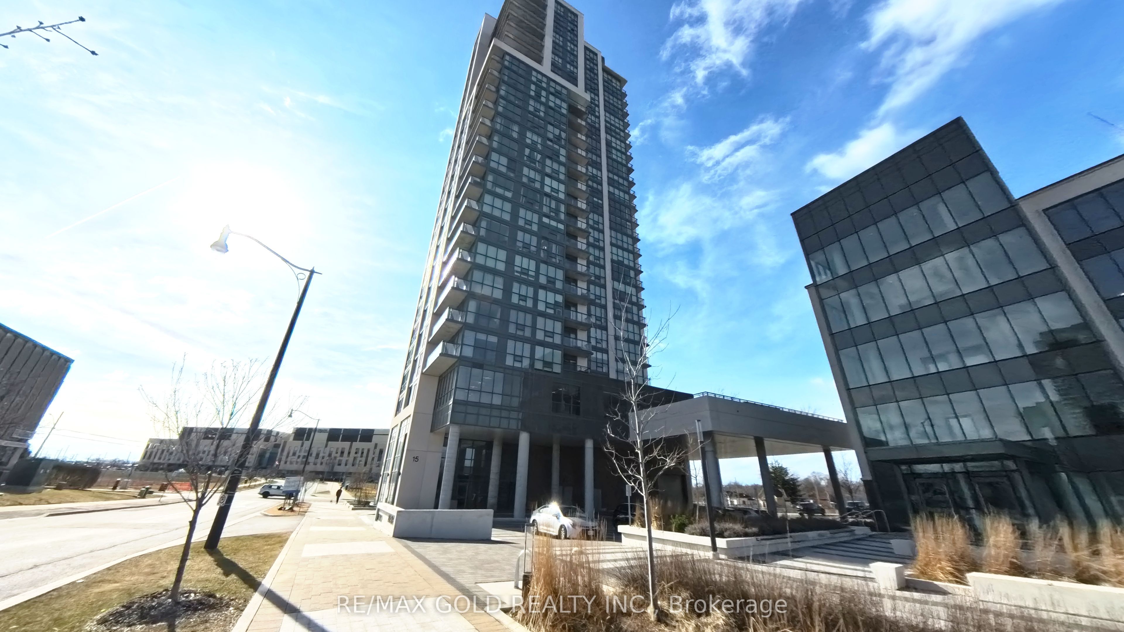 #704 - 15 Lynch Street Property Photo 1