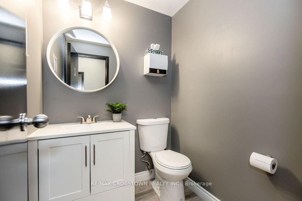 #15 - 12 Steinway Boulevard Property Photo 24