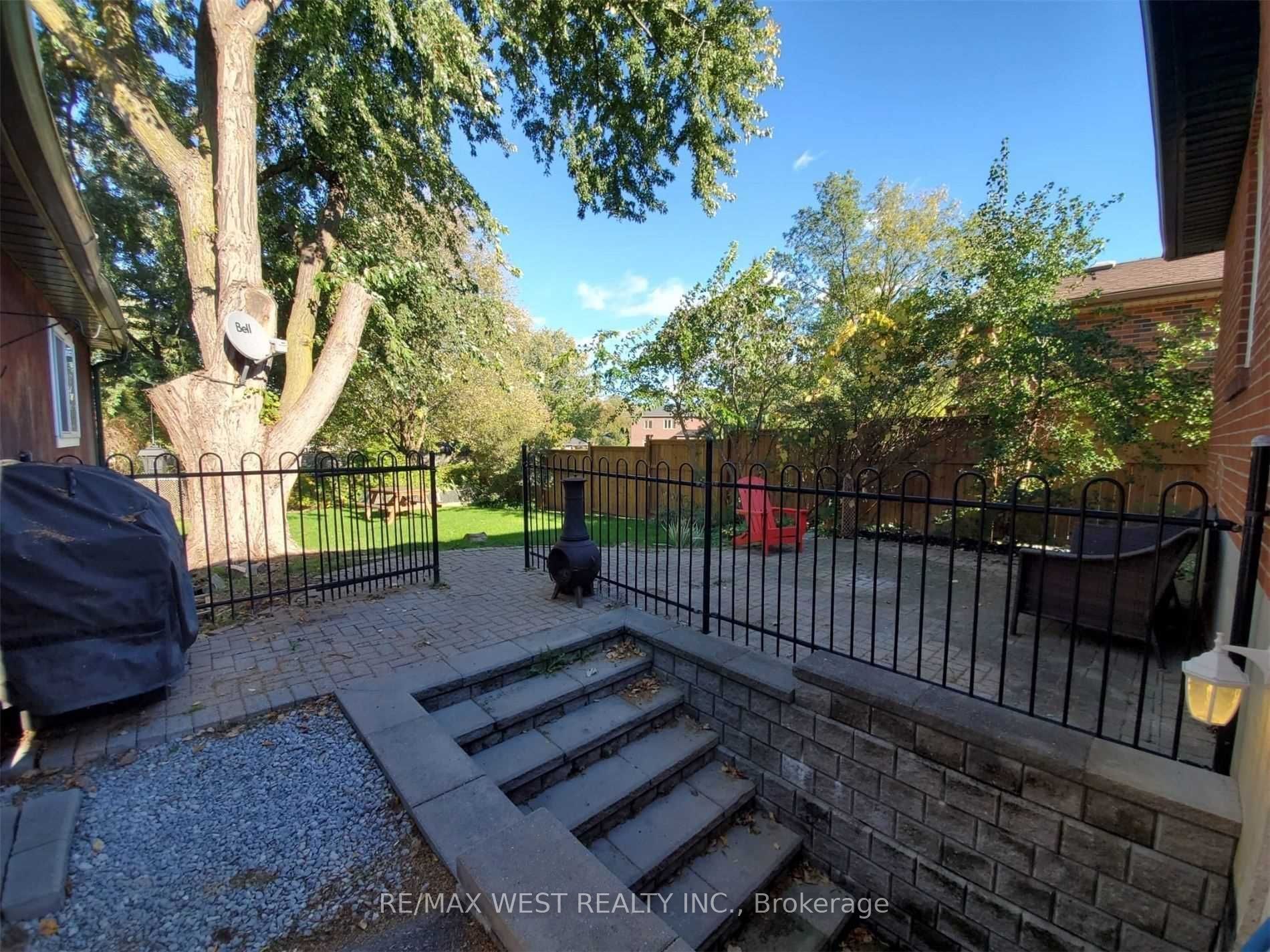 #lower - 245 Kingsleigh Court Property Photo