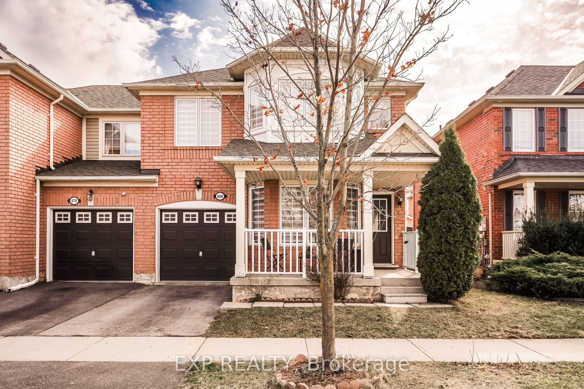 668 Hamilton Crescent Property Photo