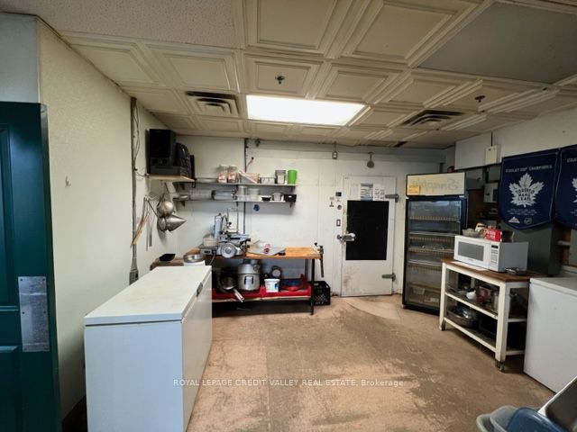 #16 - 15 Allan Drive Property Photo 24