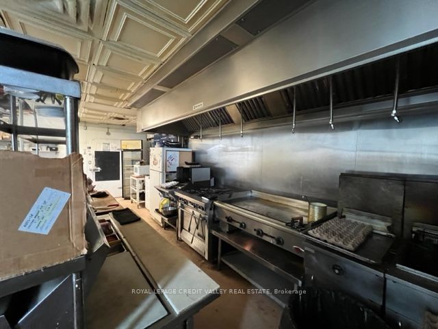 #16 - 15 Allan Drive Property Photo 28