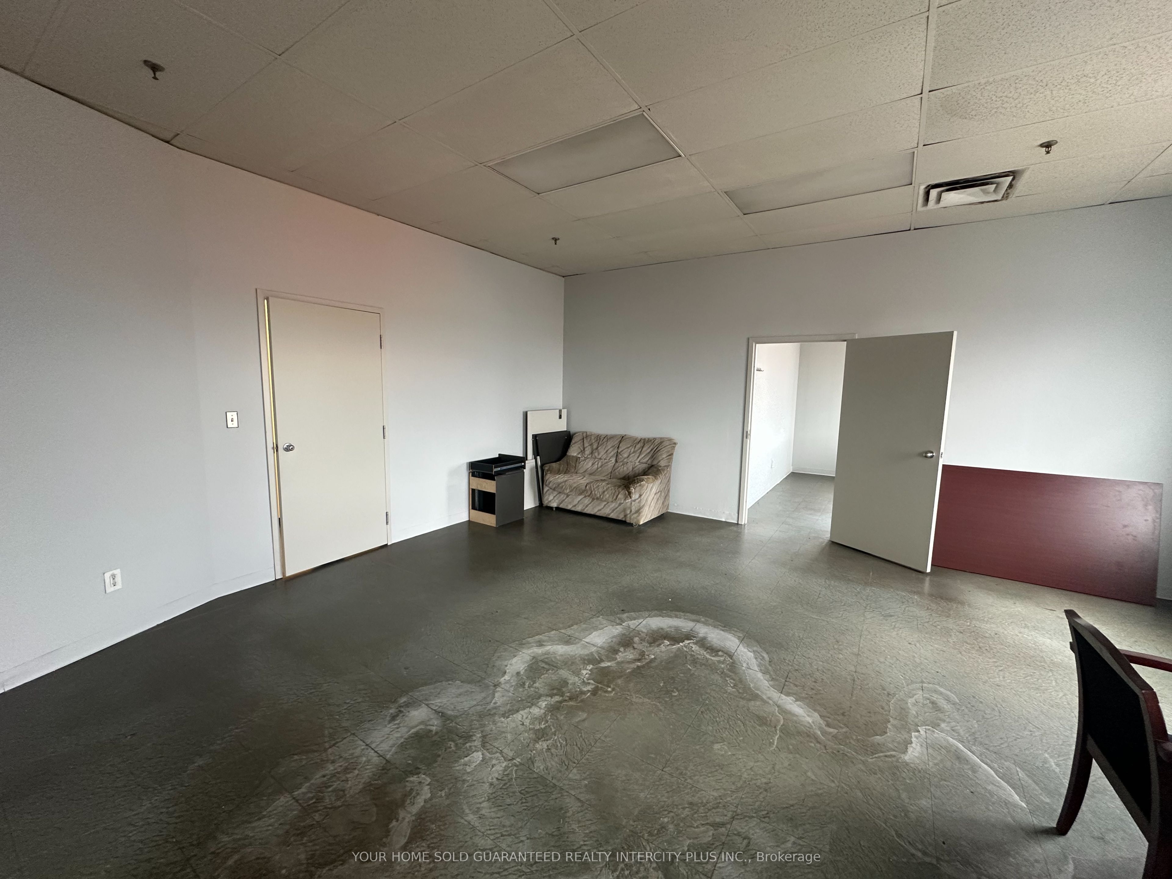 #2 & 3 - 10410 Coleraine Drive Property Photo 14