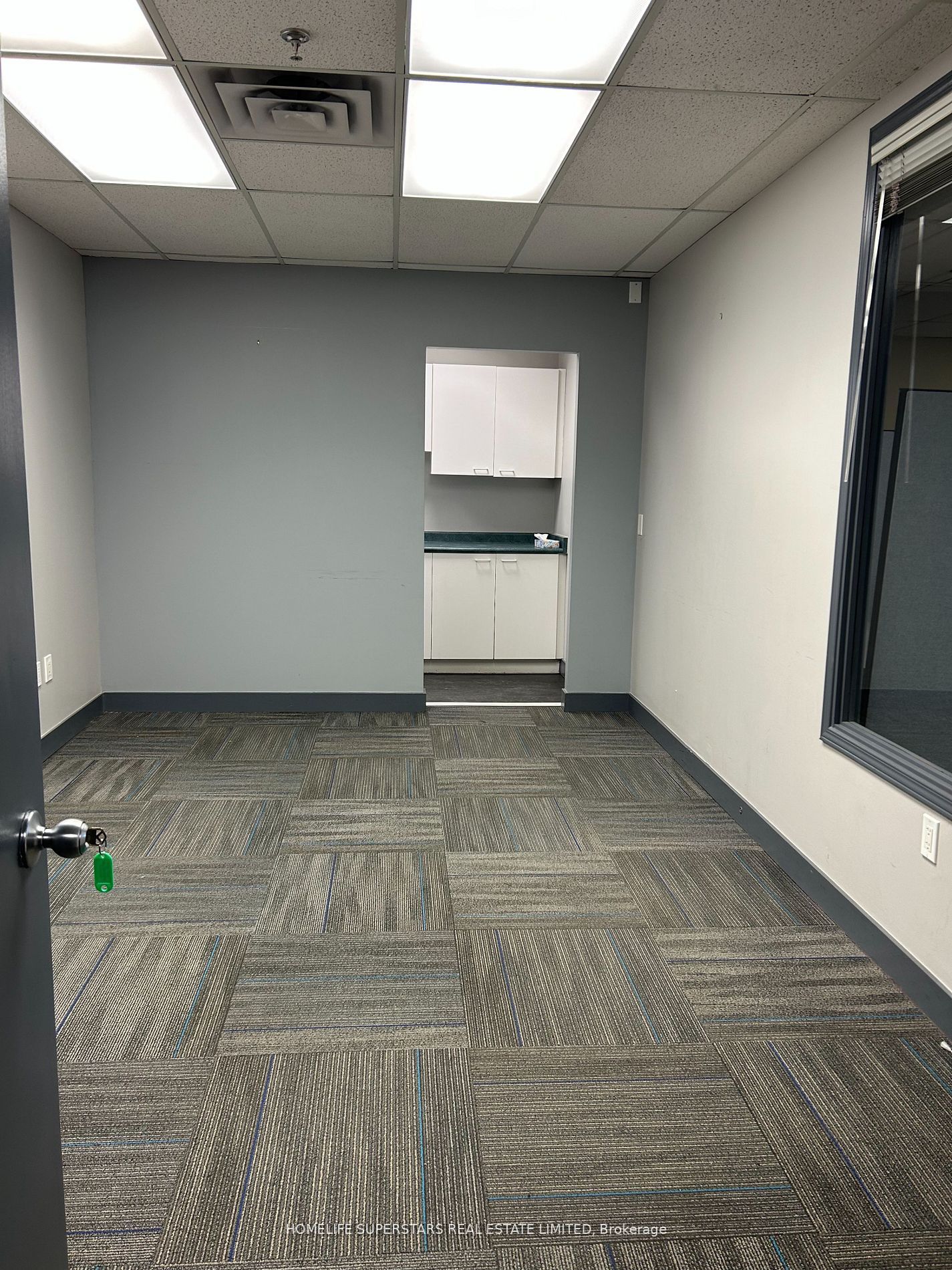 #9-102 - 2600 Skymark Avenue Property Photo 2