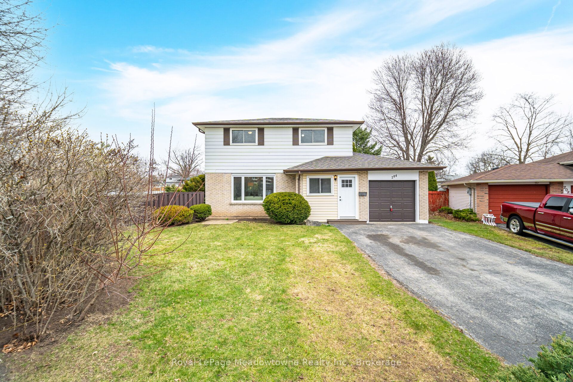204 Bousfield Crescent Property Photo