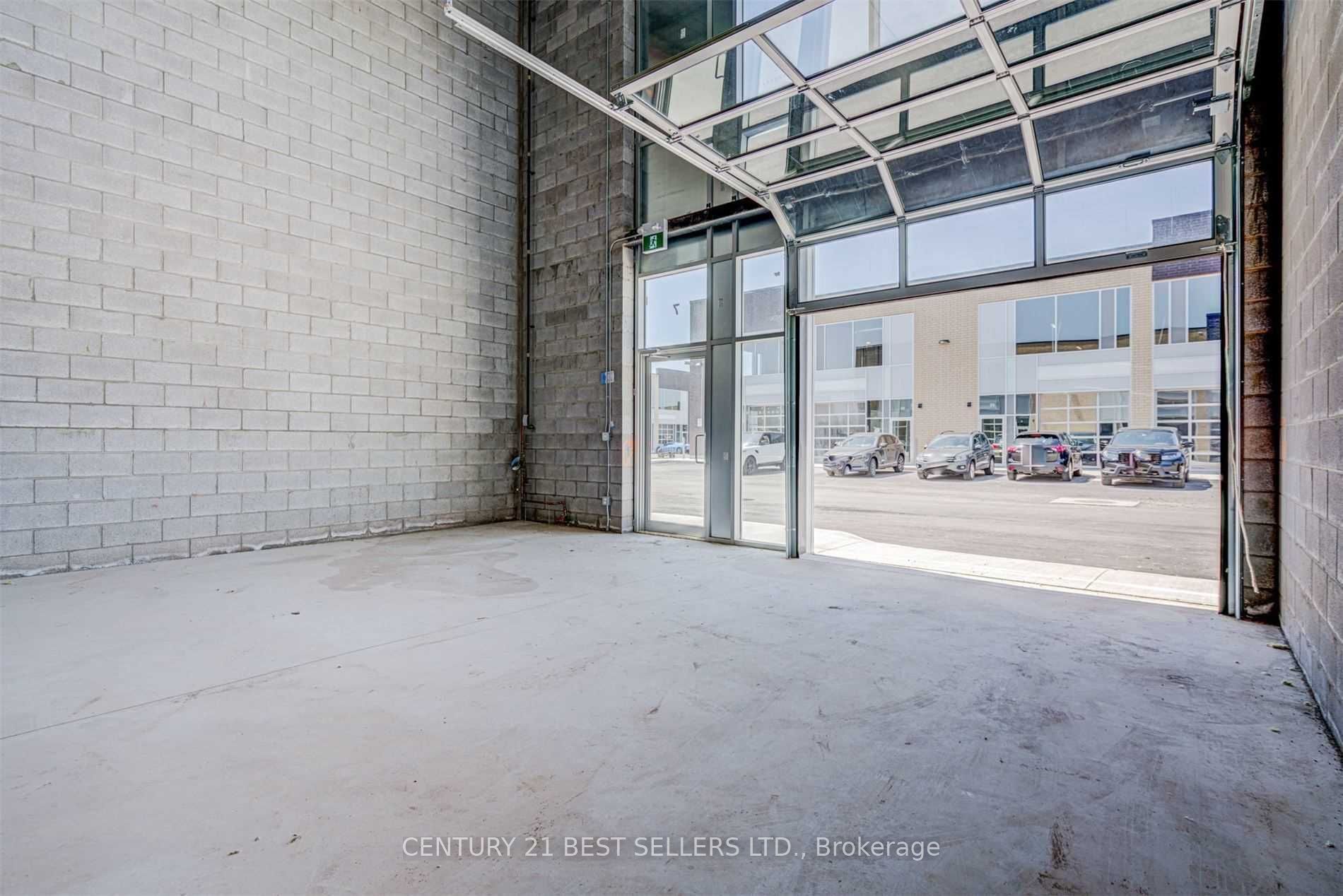 #8 - 1162 King Road Property Photo 19