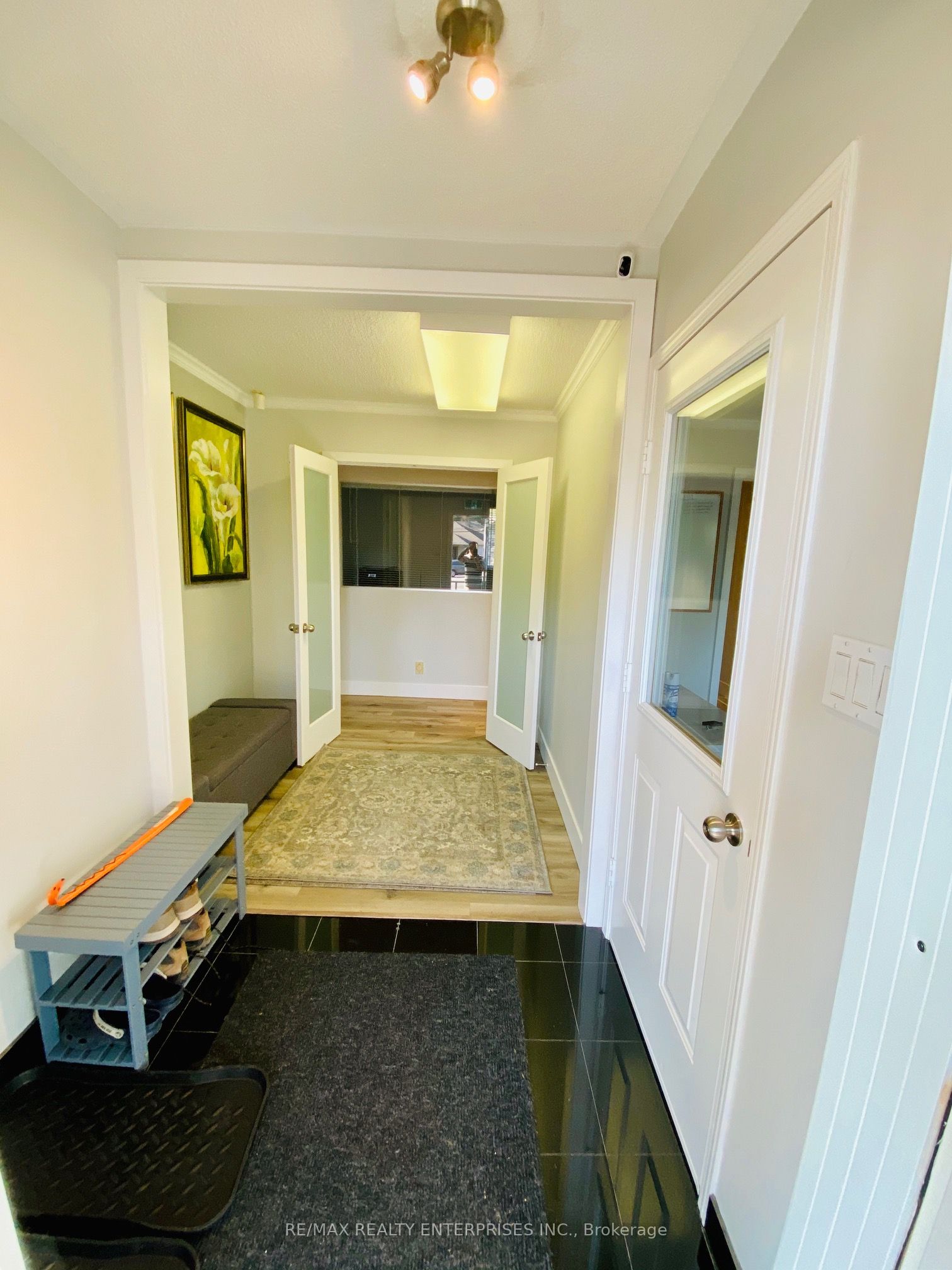 #unit 4 - 1358 Hurontario Street Property Photo 3