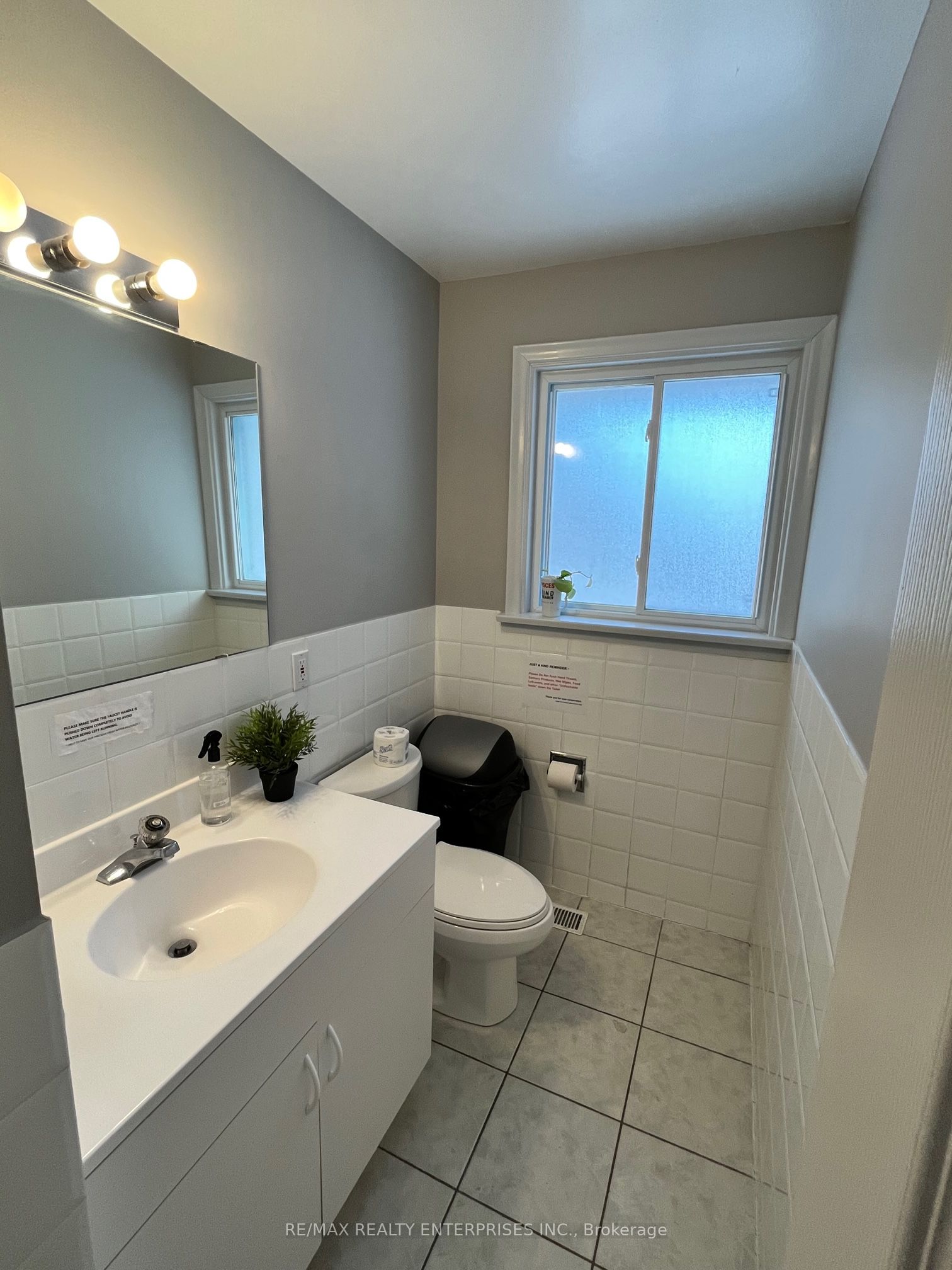 #unit 4 - 1358 Hurontario Street Property Photo 7