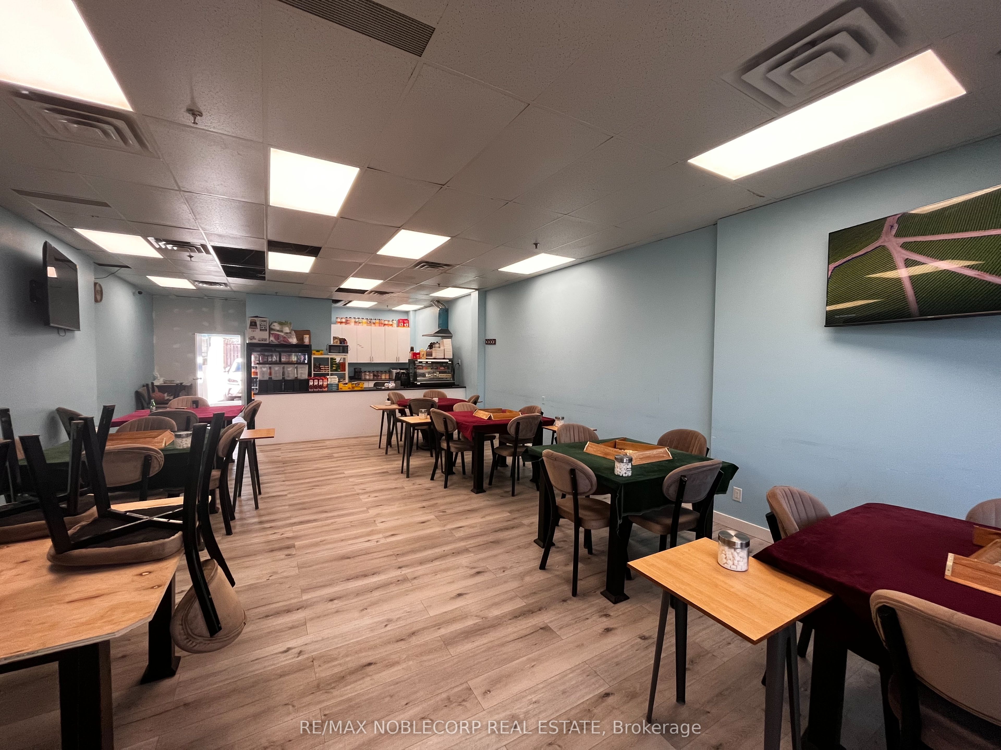 2801 Keele Street Property Photo 4