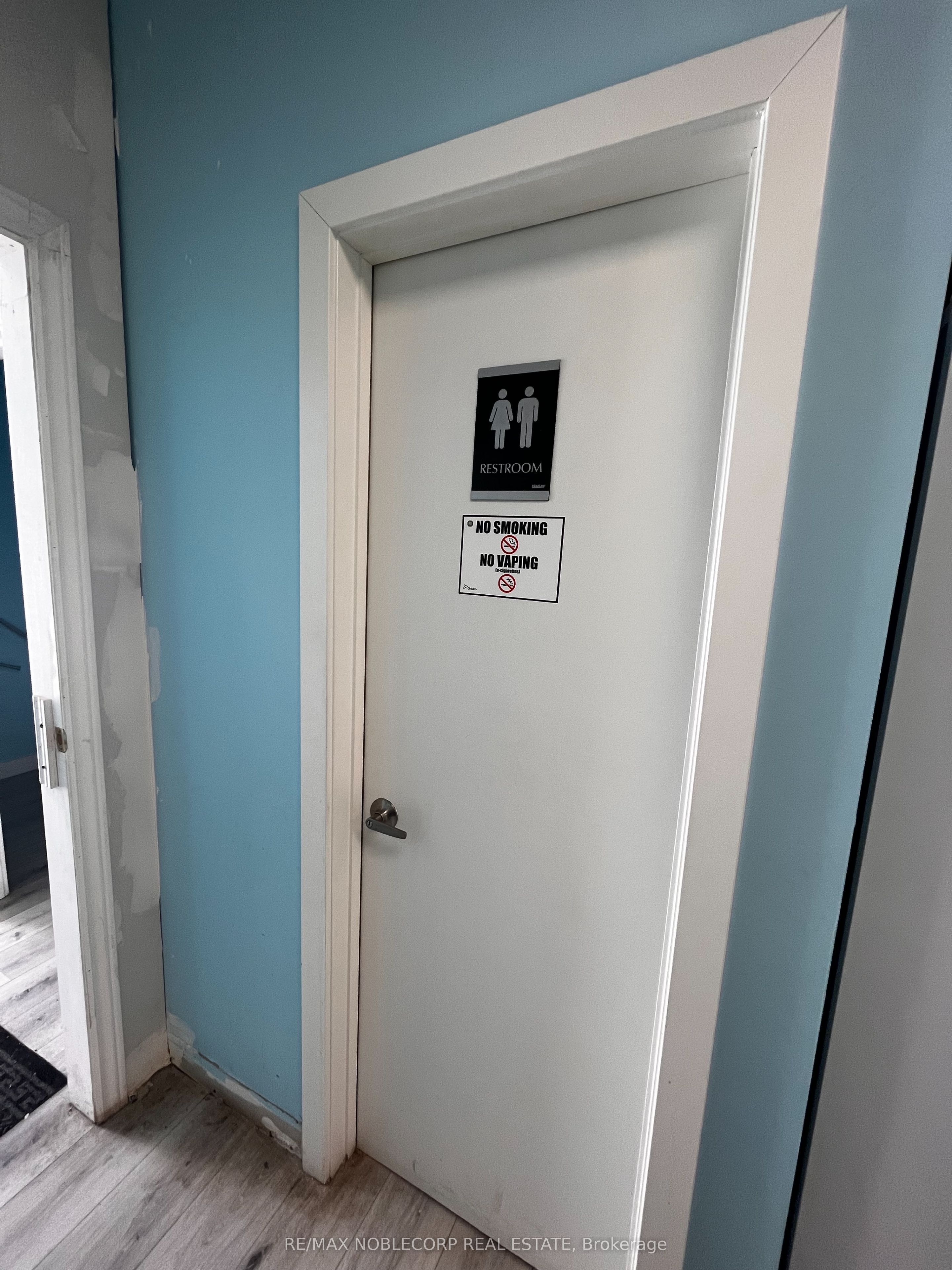 2801 Keele Street Property Photo 8