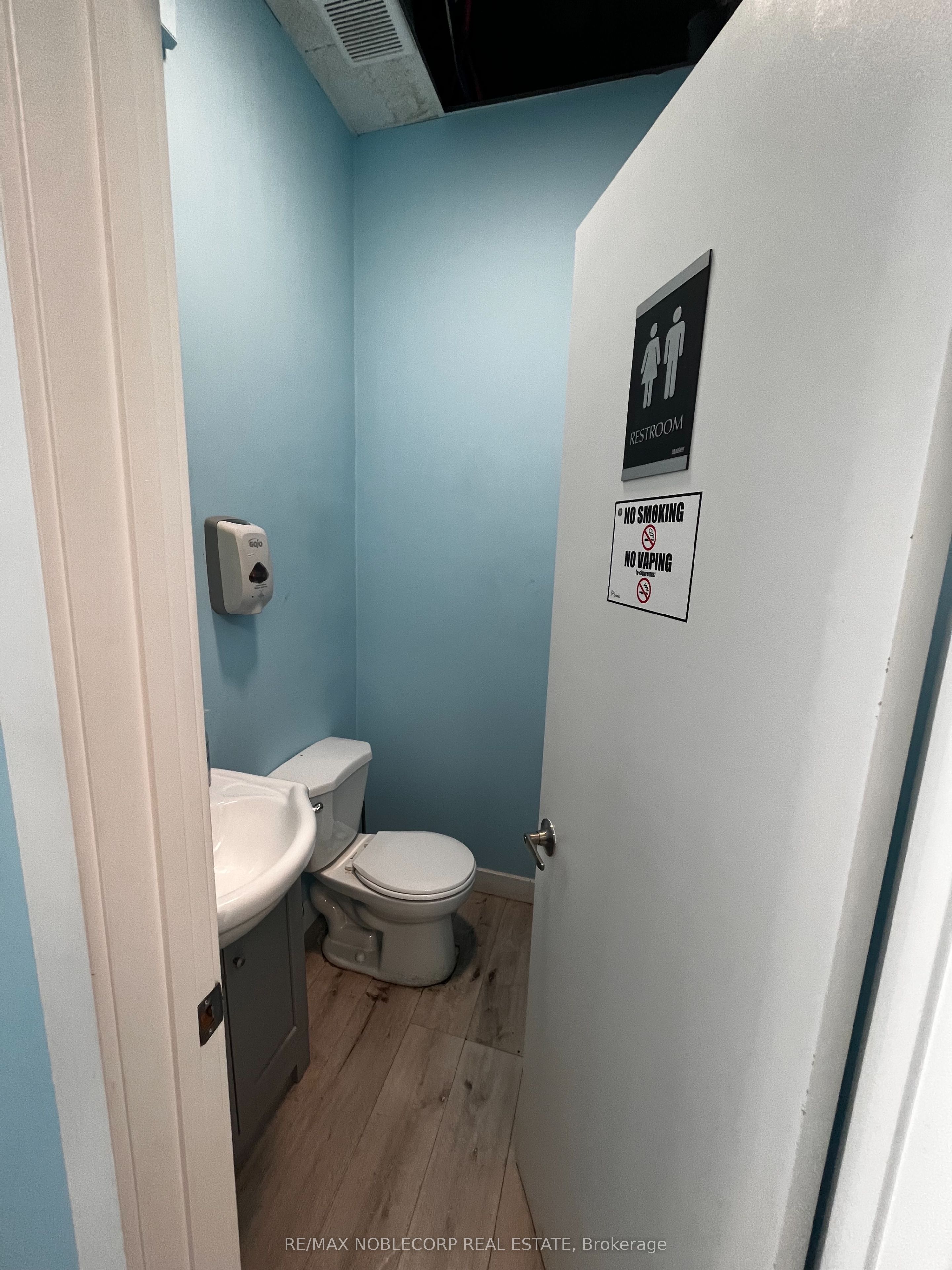 2801 Keele Street Property Photo 9