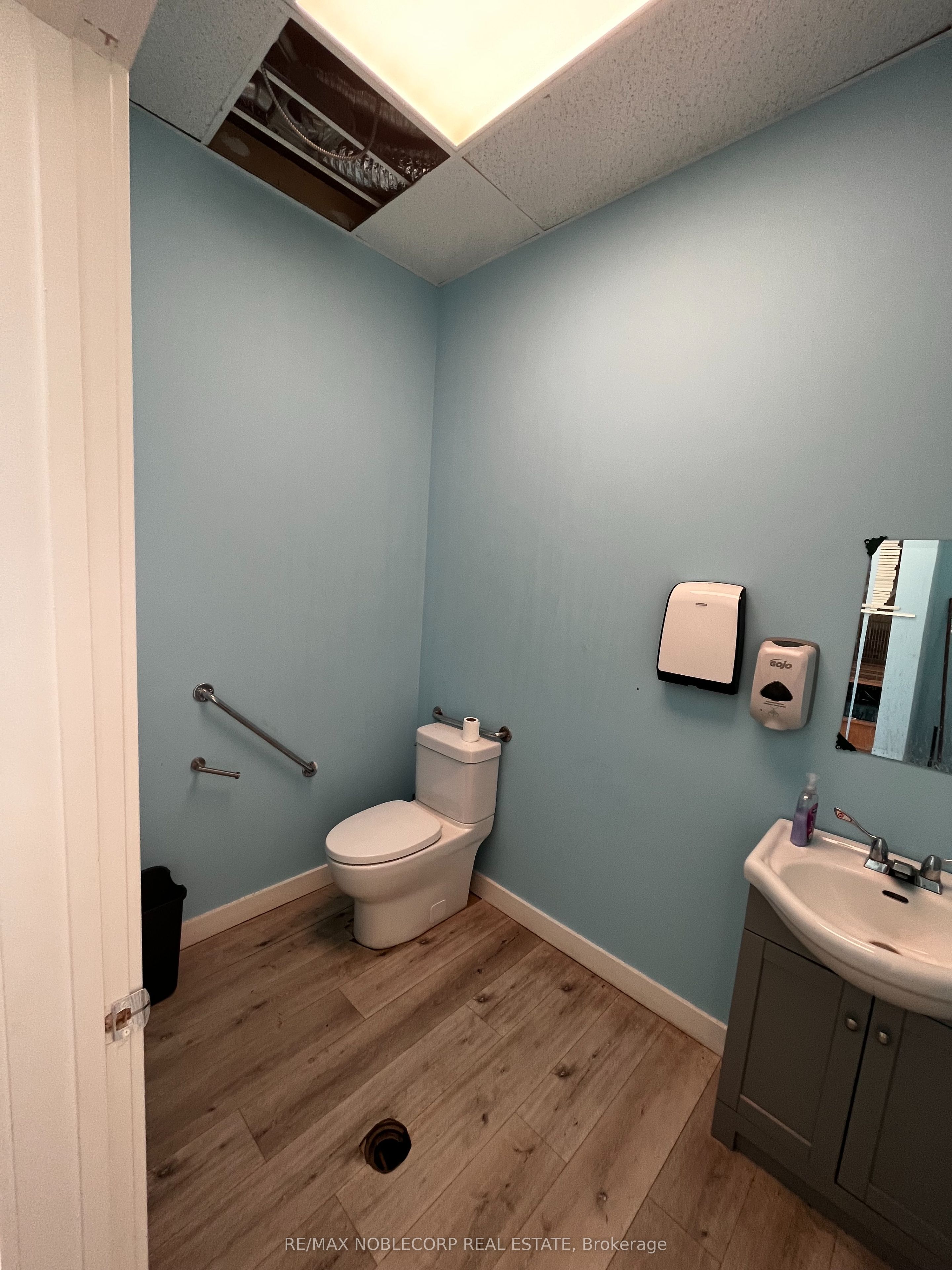 2801 Keele Street Property Photo 10
