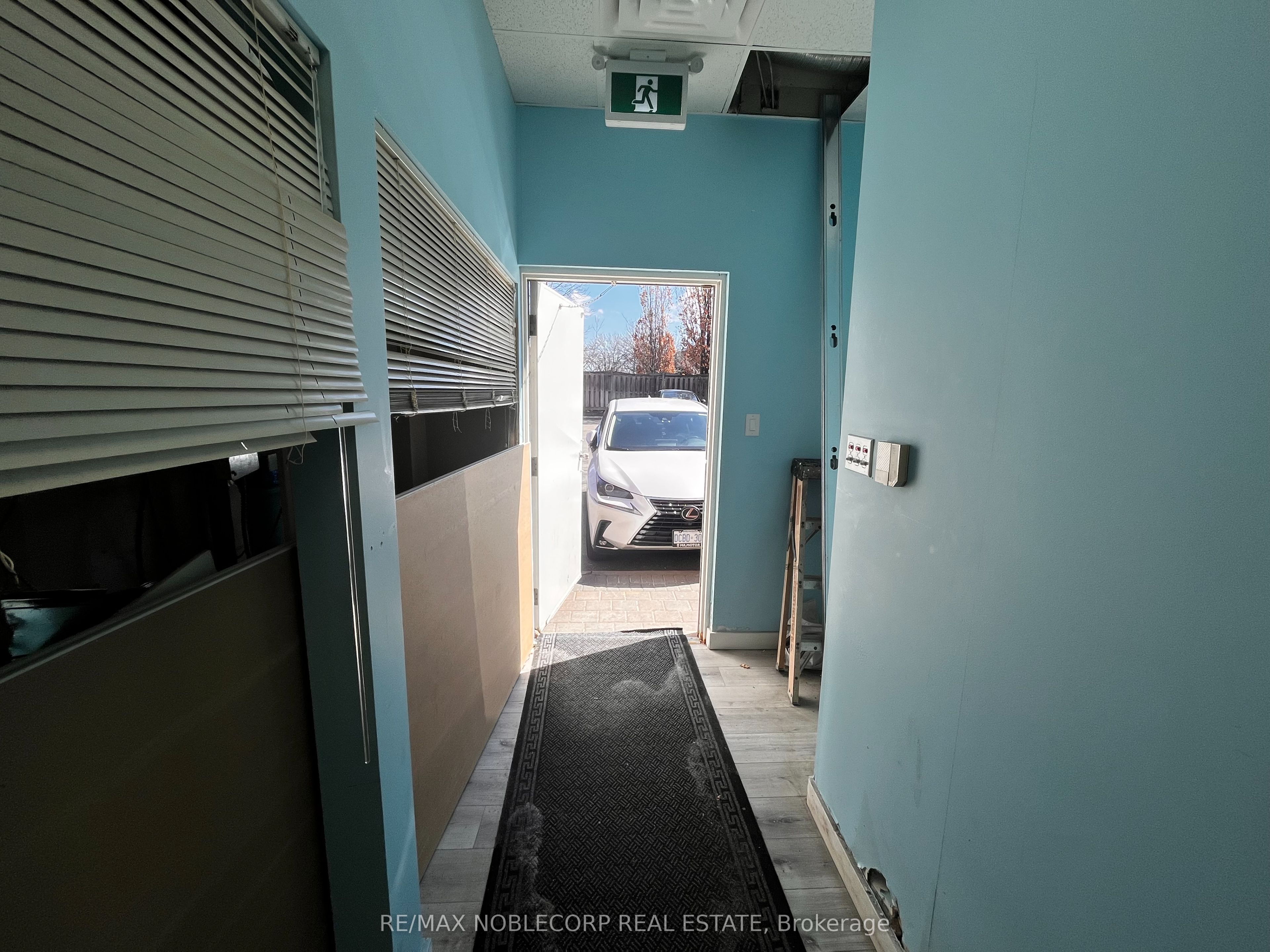 2801 Keele Street Property Photo 11