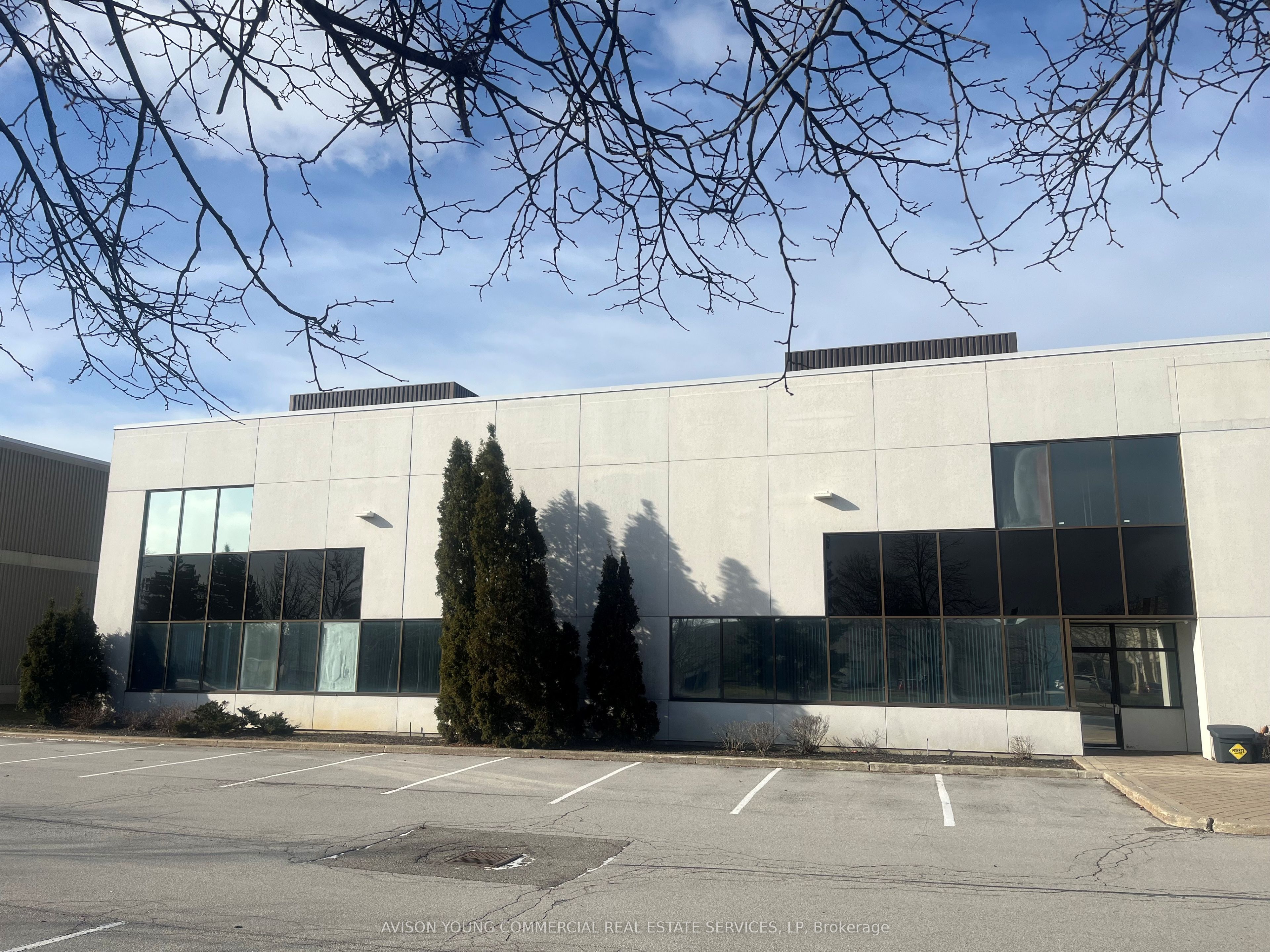 #1 - 4060a Sladeview Crescent Property Photo 1