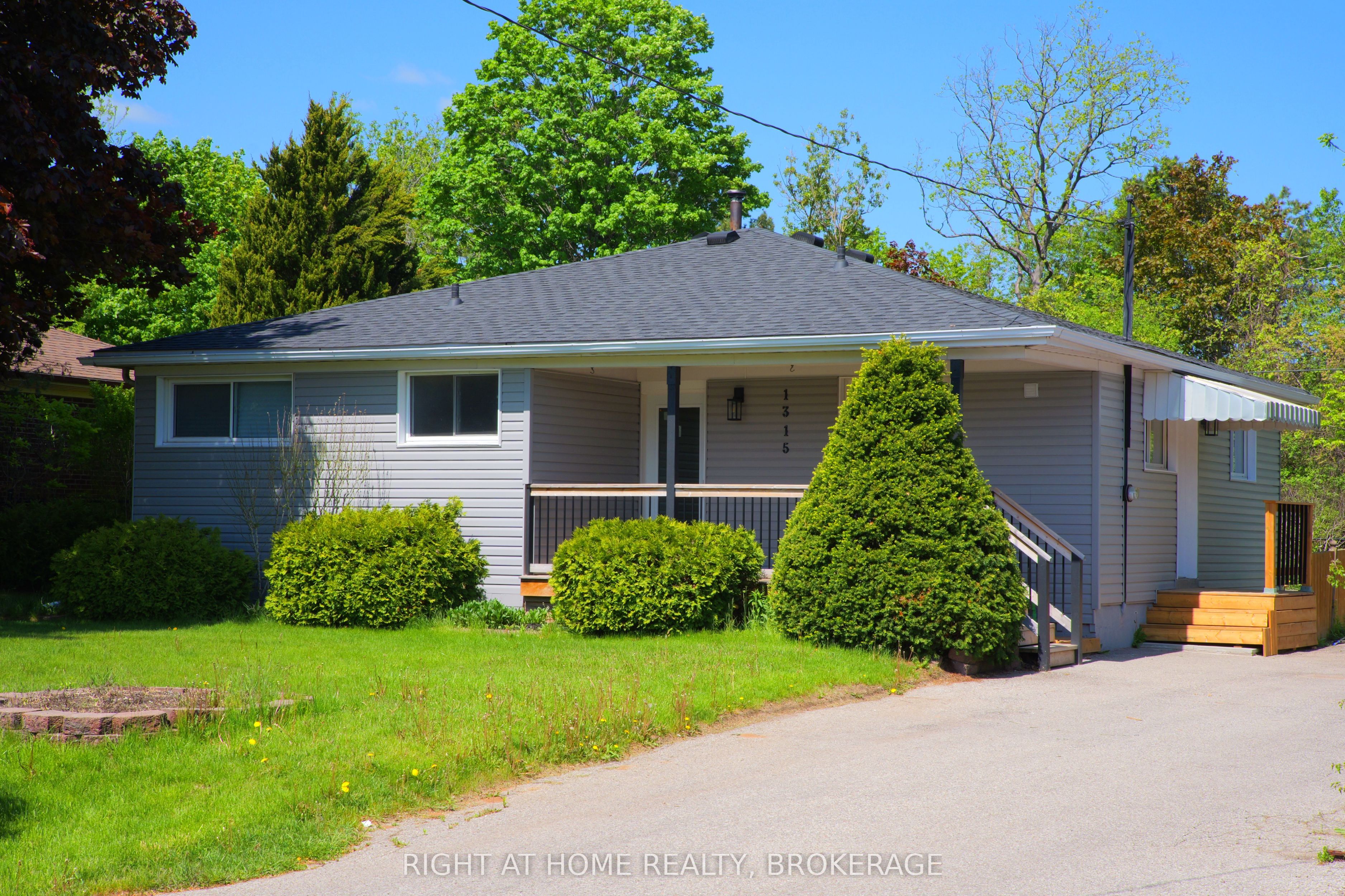 1315 Pinegrove Road Property Photo