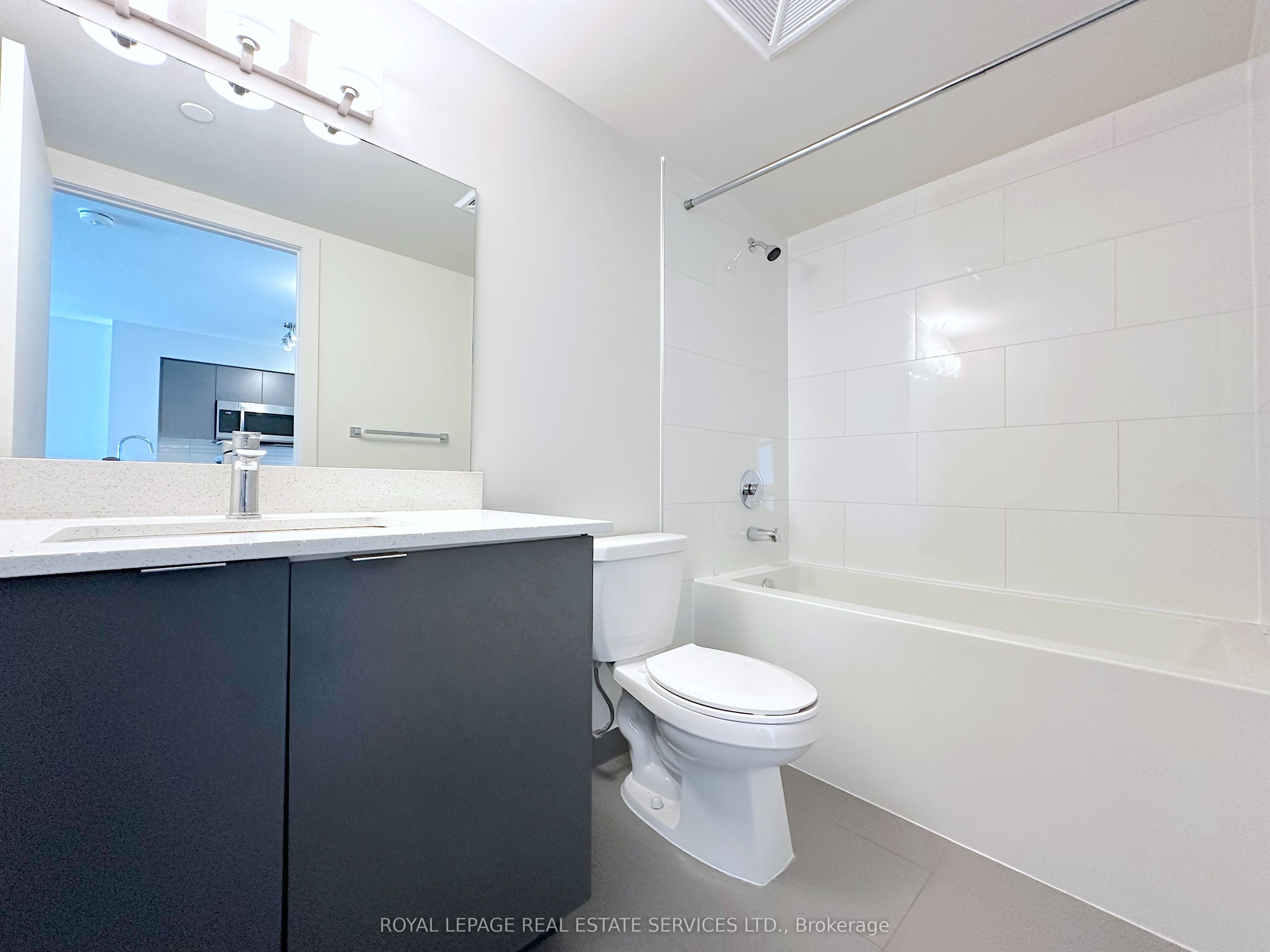 #513 - 3385 Dundas Street Property Photo 9