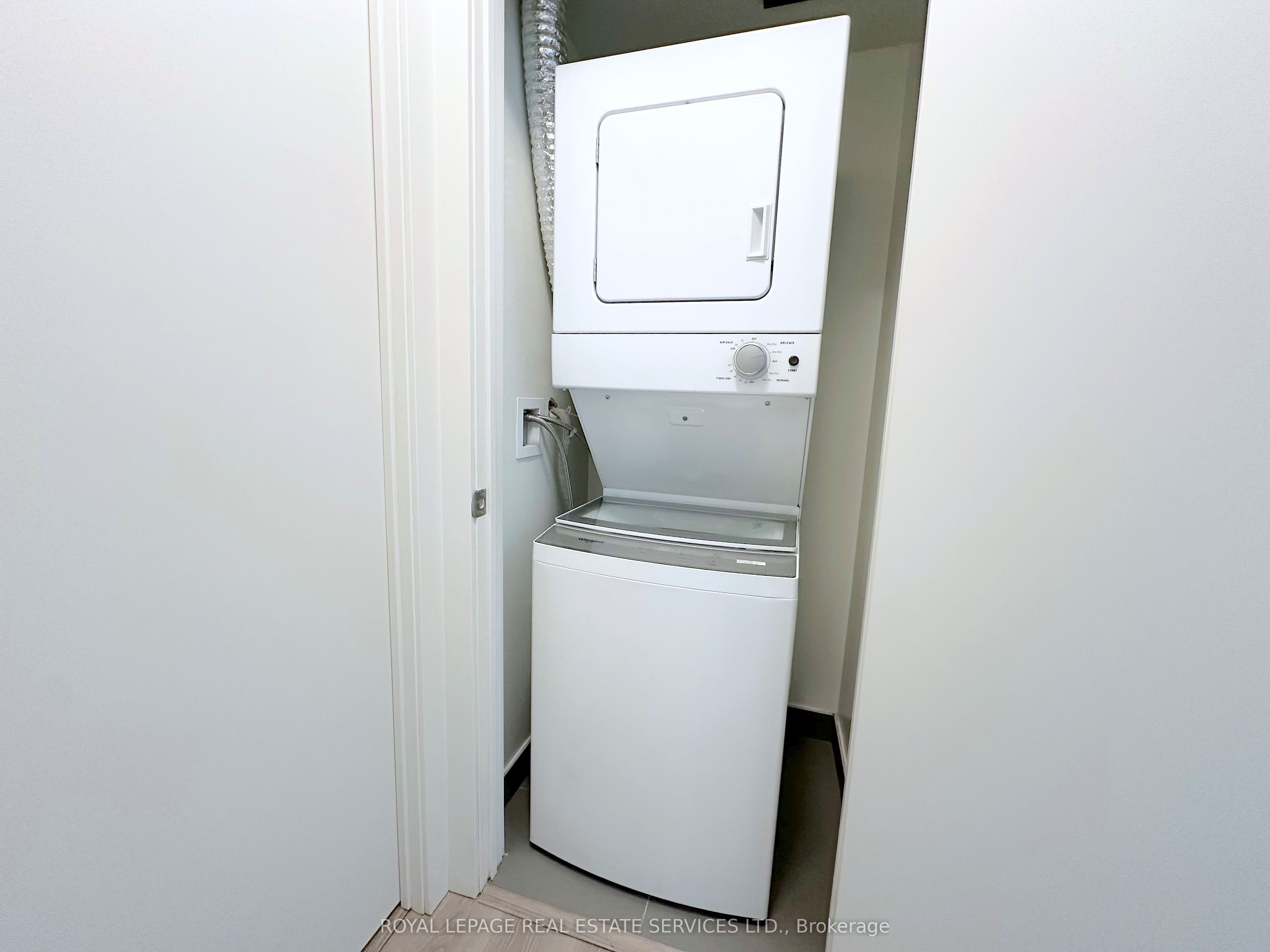 #415 - 3385 Dundas Street Property Photo 11