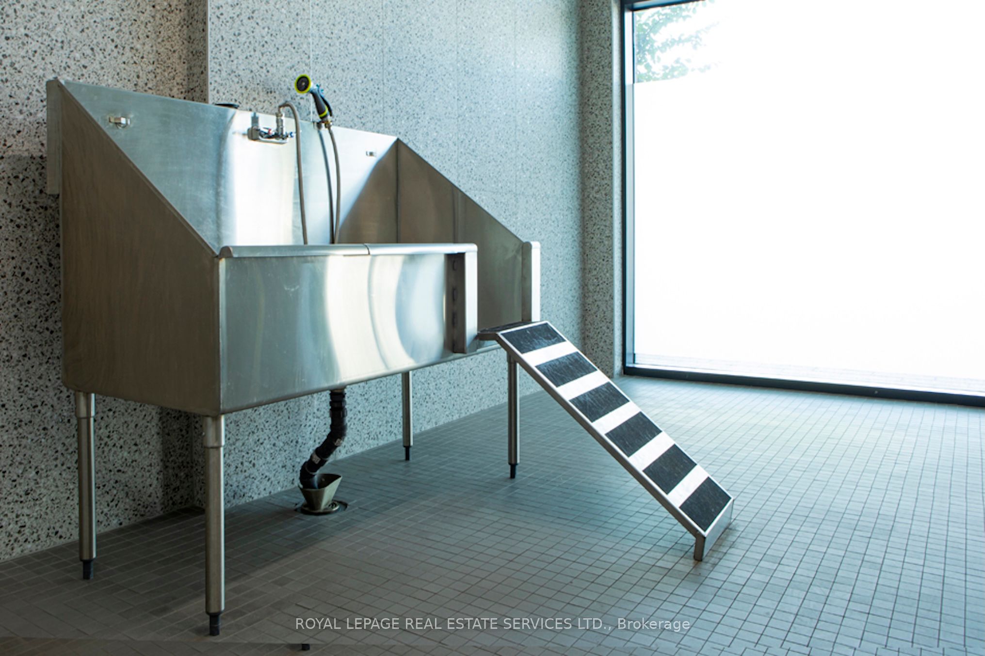 #415 - 3385 Dundas Street Property Photo 14