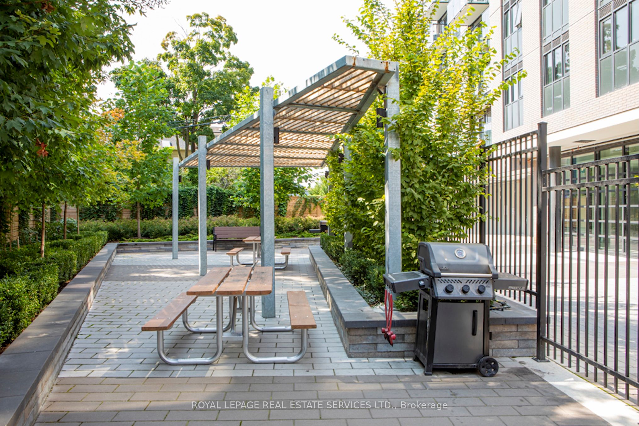 #415 - 3385 Dundas Street Property Photo 16
