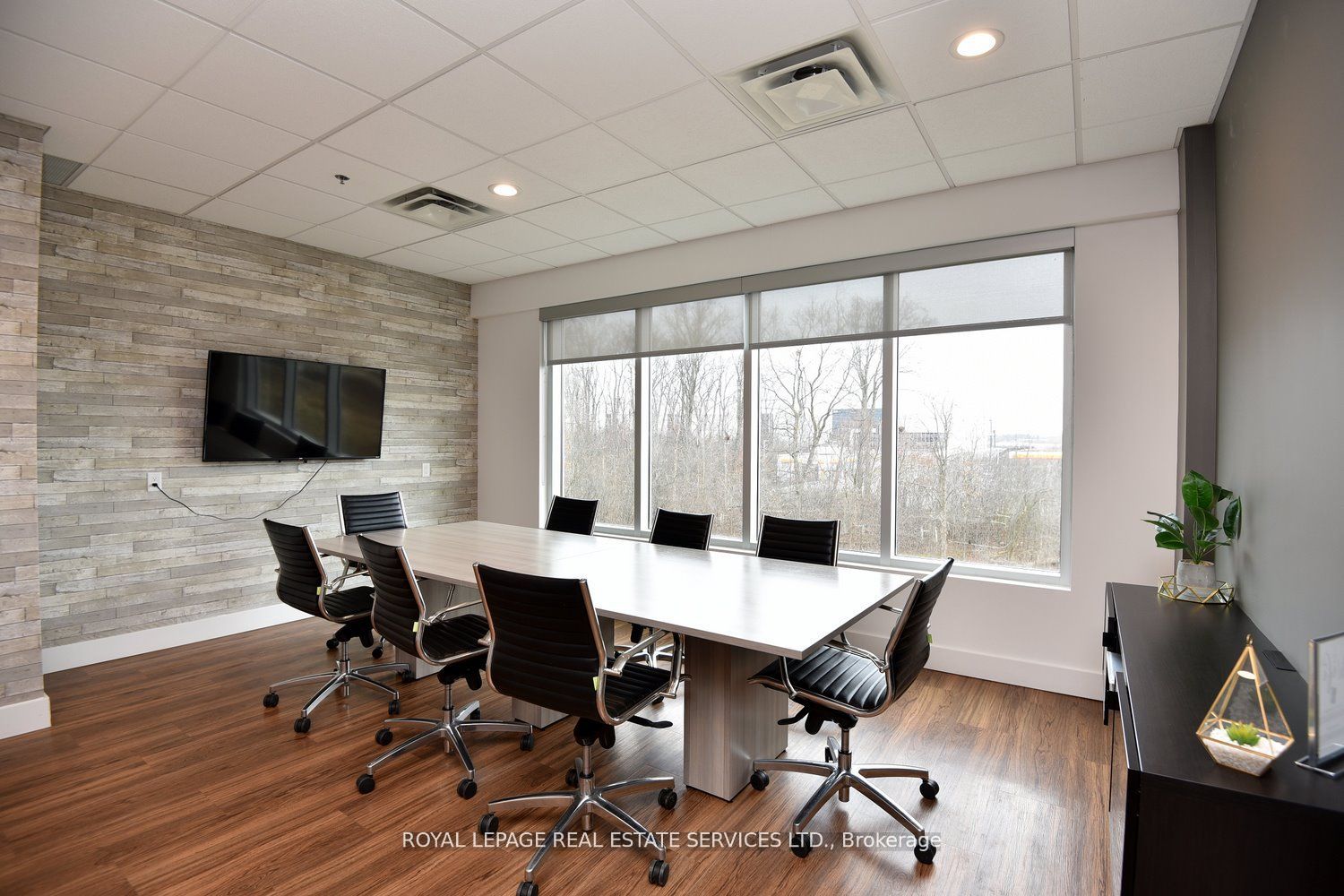 #208 - 3465 Rebecca Street Property Photo 5