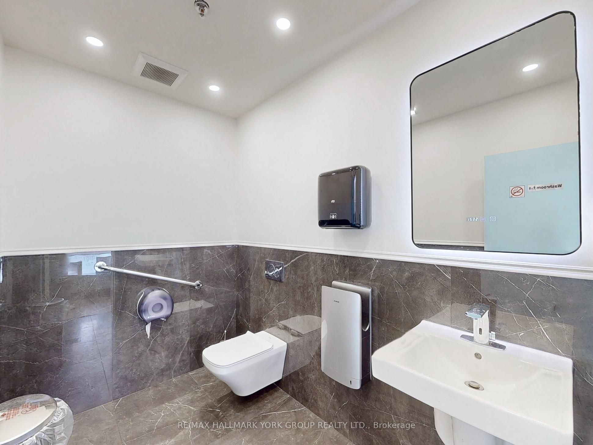 2777 Steeles Avenue Property Photo 23