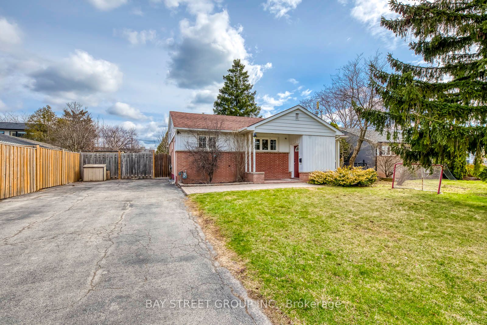 445 Samford Place Property Photo