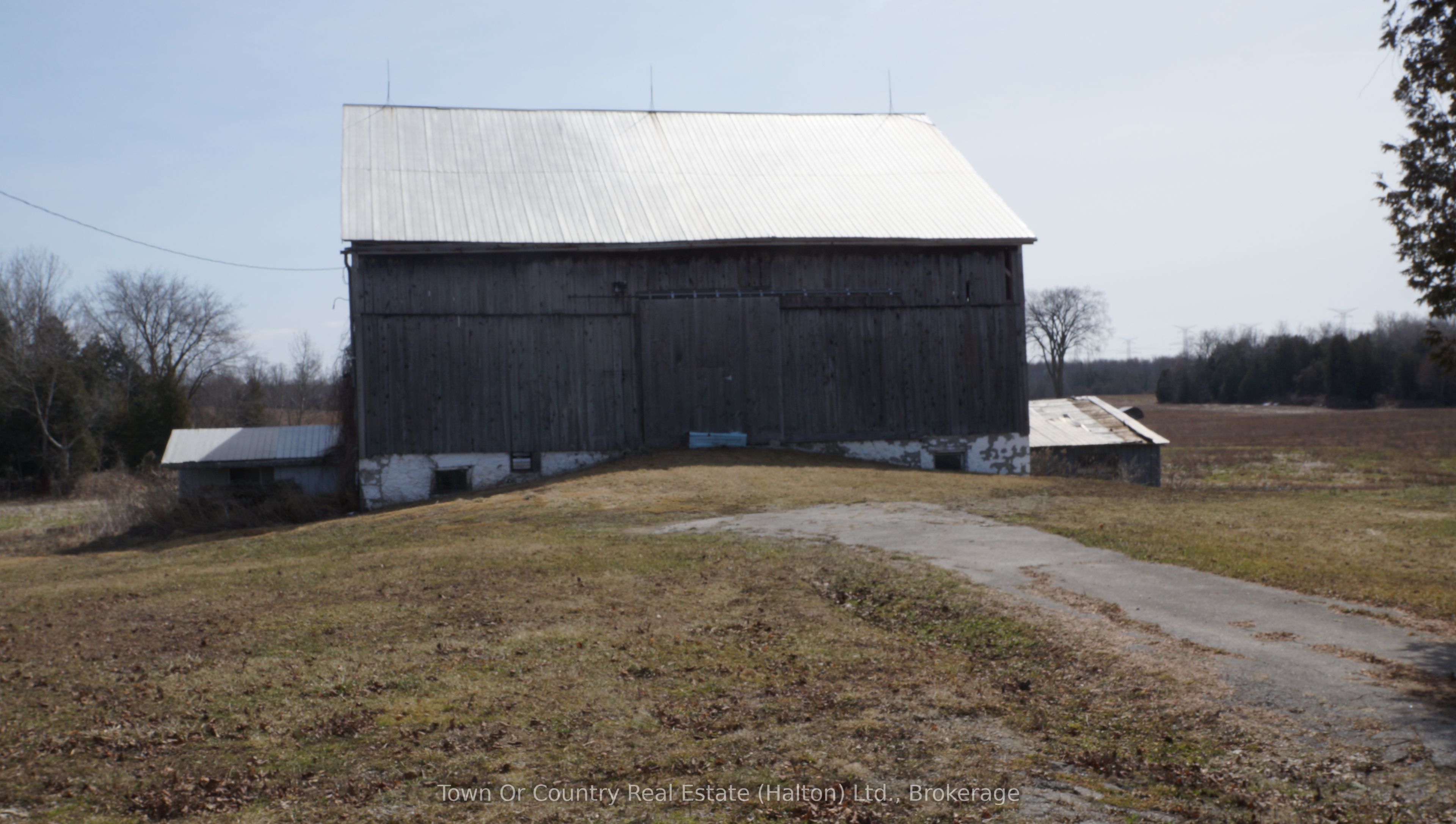 10894 32 Sideroad Property Photo 2