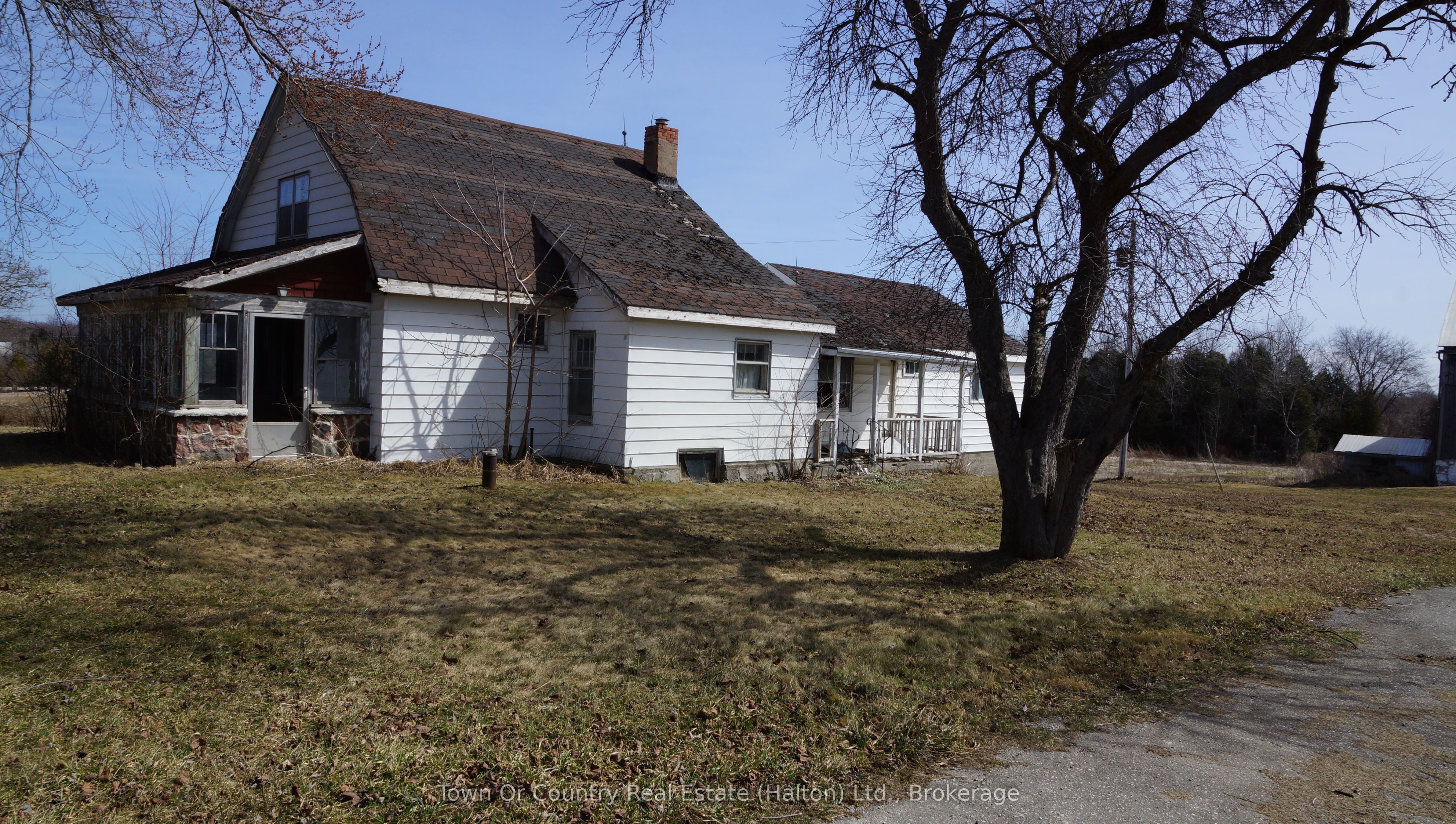 10894 32 Sideroad Property Photo 3