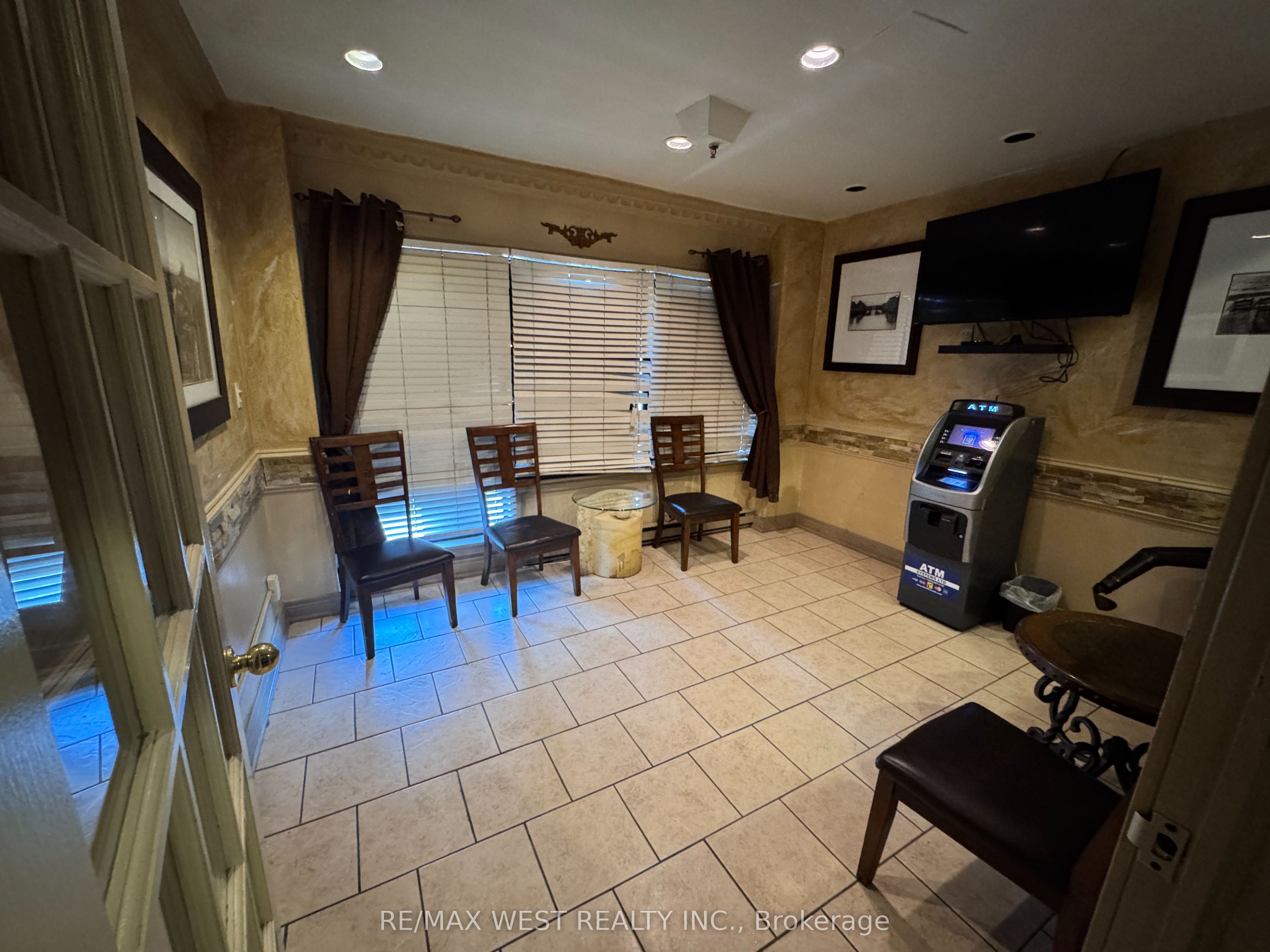 #unit 14 - 1270 Finch Avenue Property Photo 1
