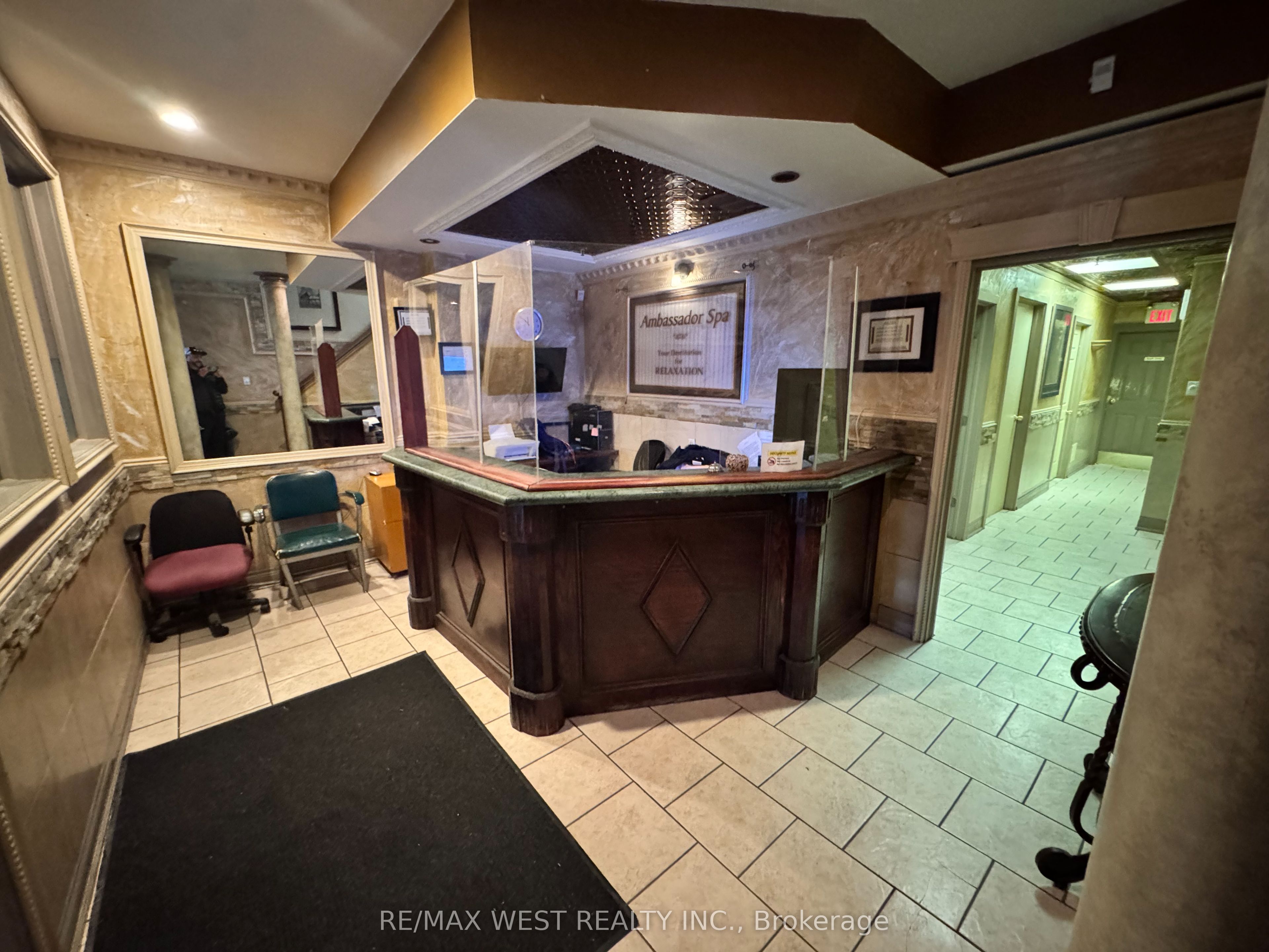 #unit 14 - 1270 Finch Avenue Property Photo 2